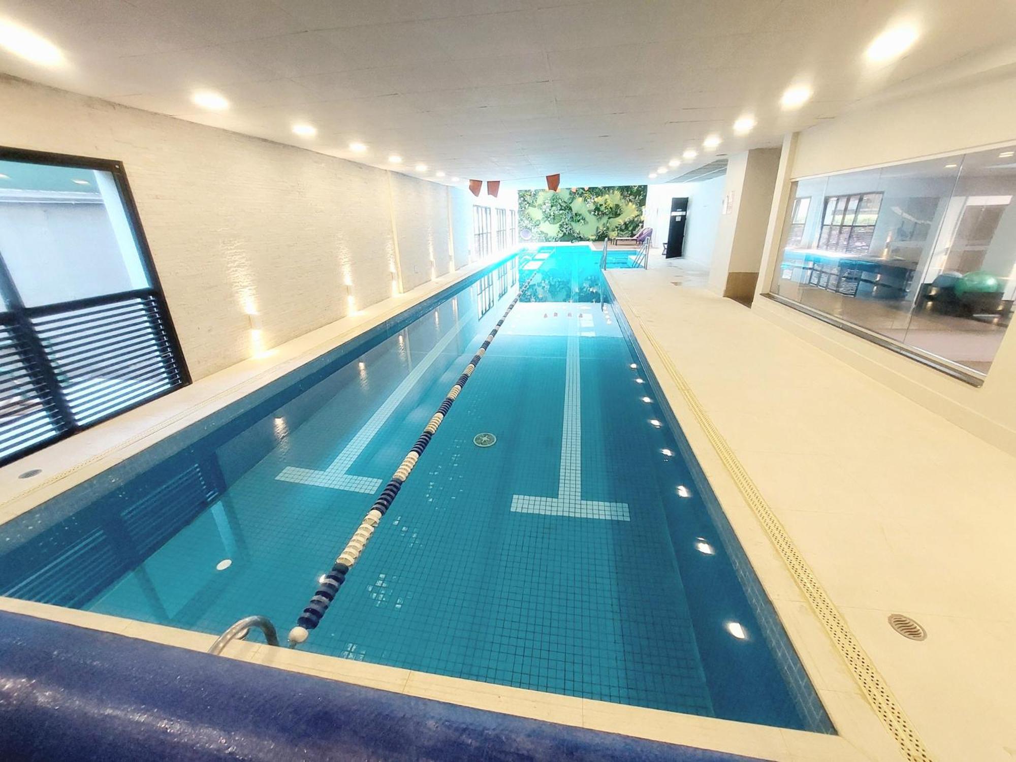 Tem Piscina Academia Sauna Squash São Paulo