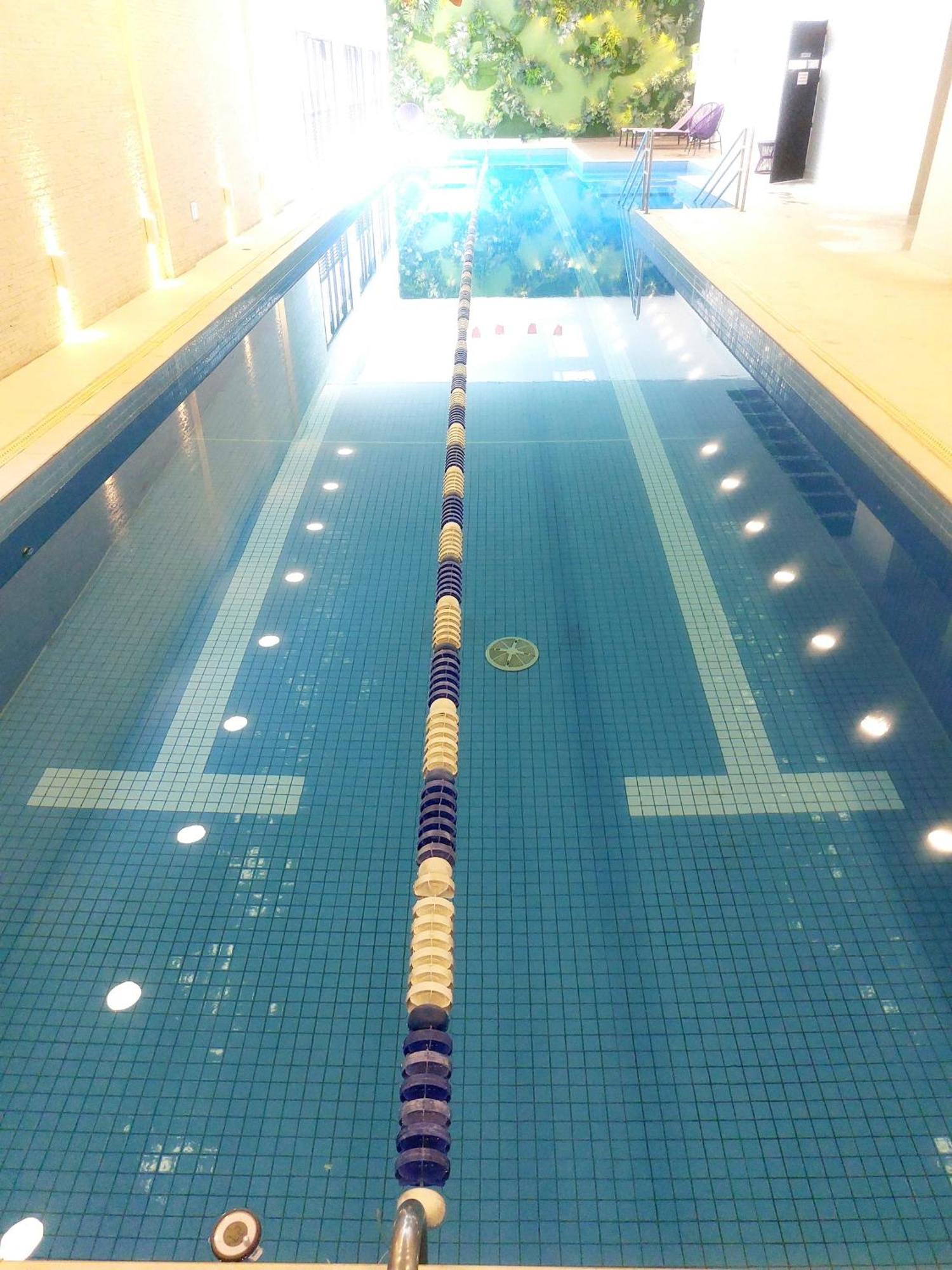 Tem Piscina Academia Sauna Squash *