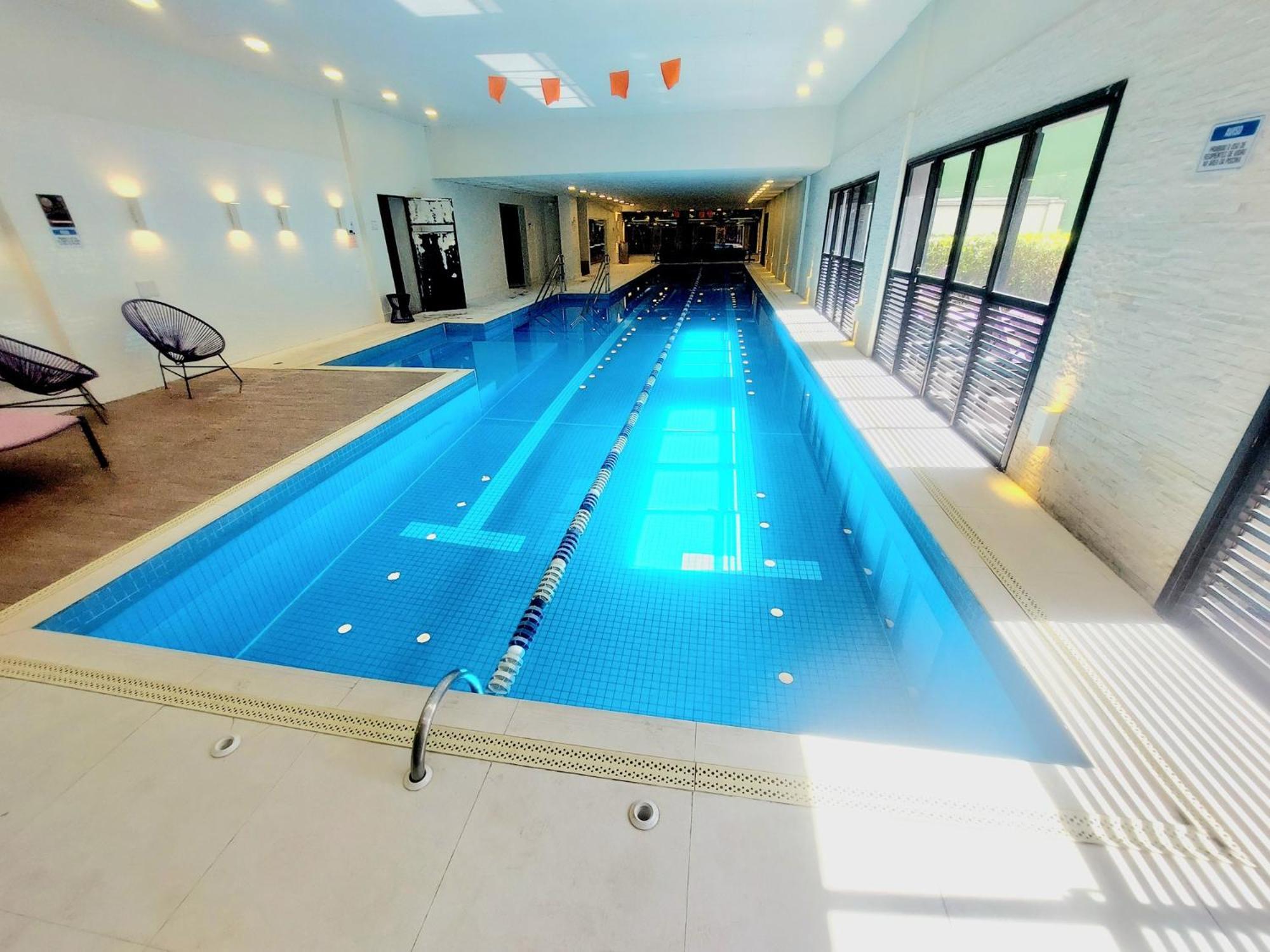 Tem Piscina Academia Sauna Squash São Paulo