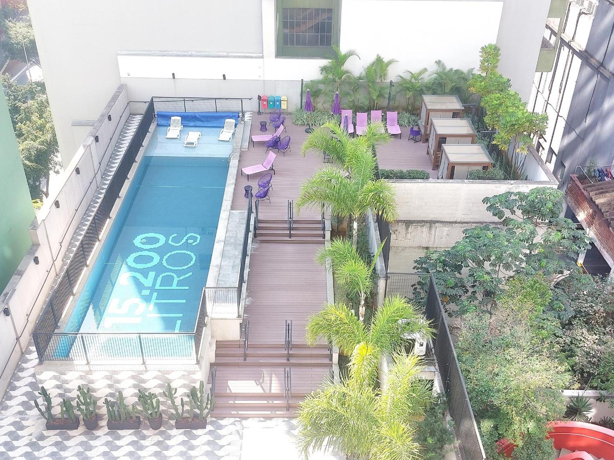 Tem Piscina Academia Sauna Squash Apartamento *