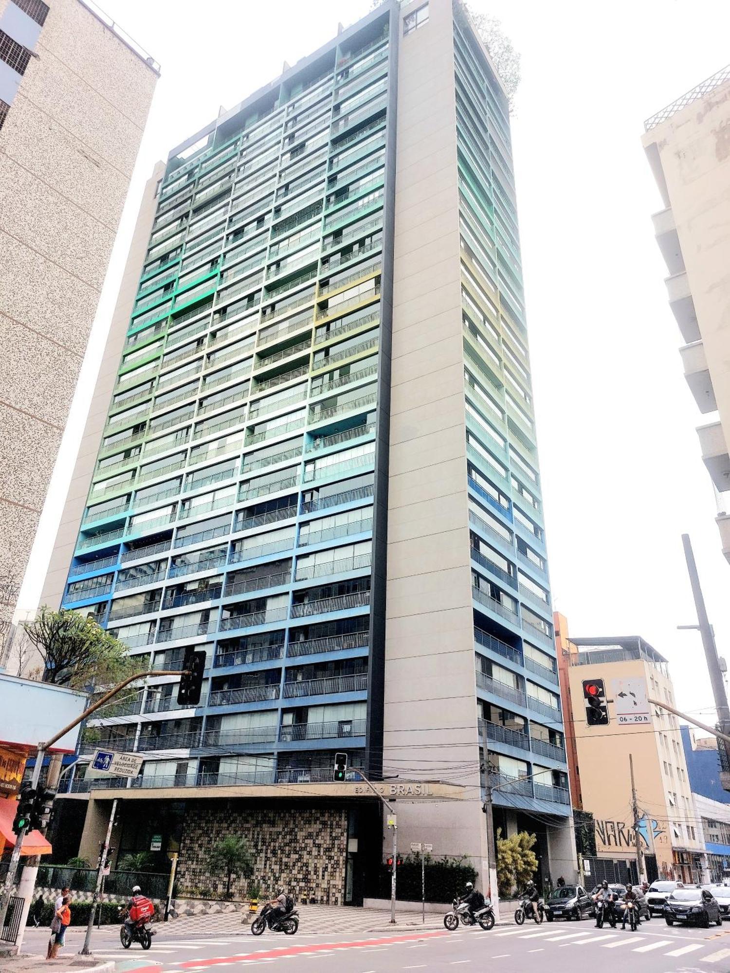 Tem Piscina Academia Sauna Squash Apartamento