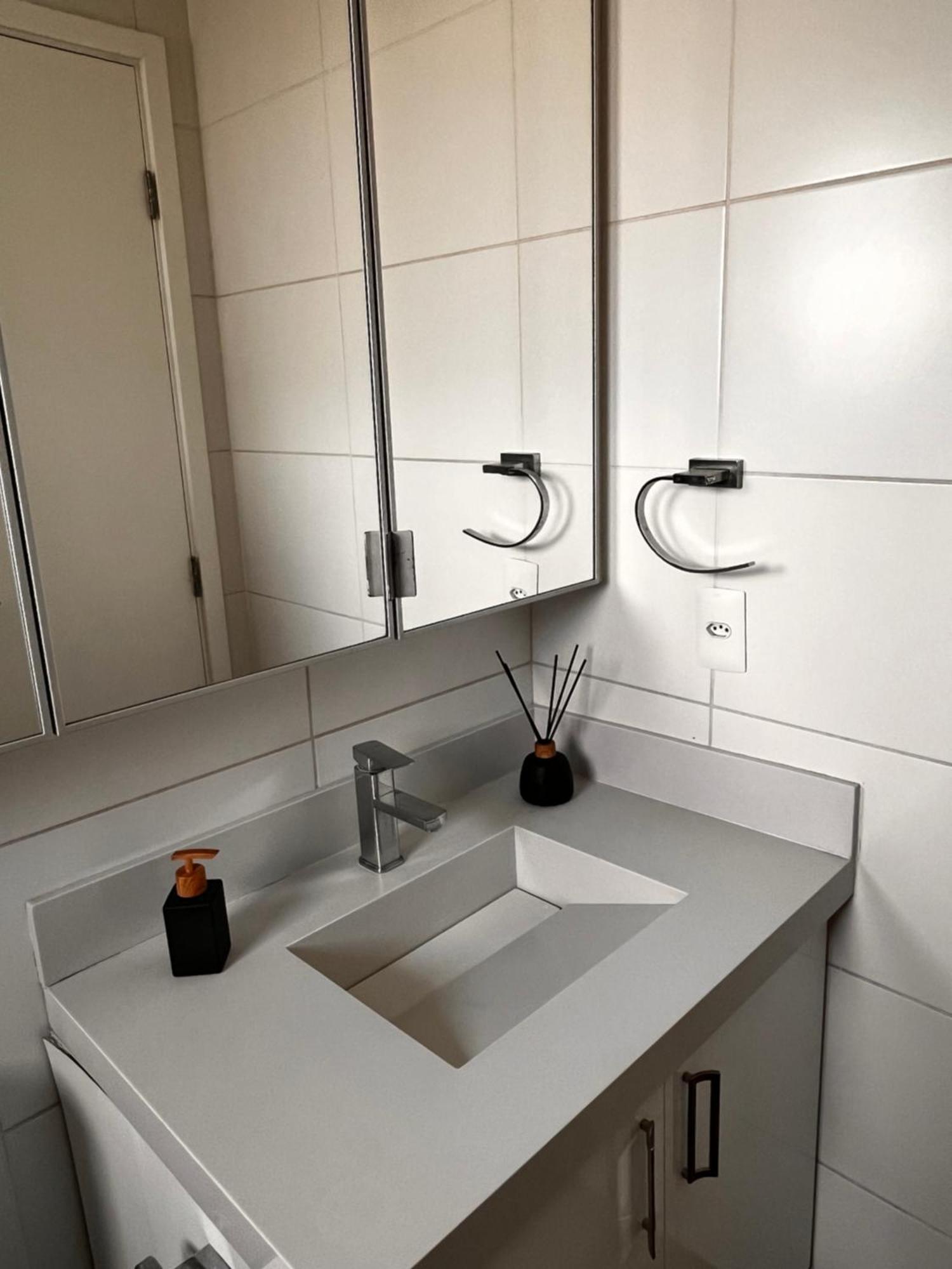 Apartment Silver One - Apto Novo, Moderno, Poucos Passos Do Metro Luz