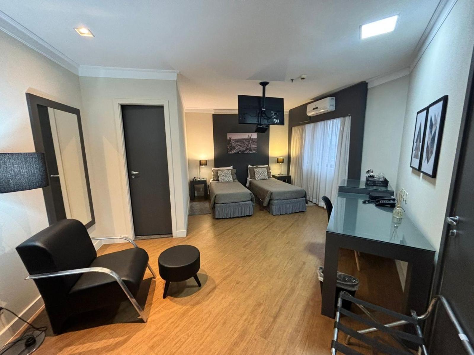 Flat Aeroporto Congonhas Nobil Vista Pista Garagem Gratis 2005 São Paulo