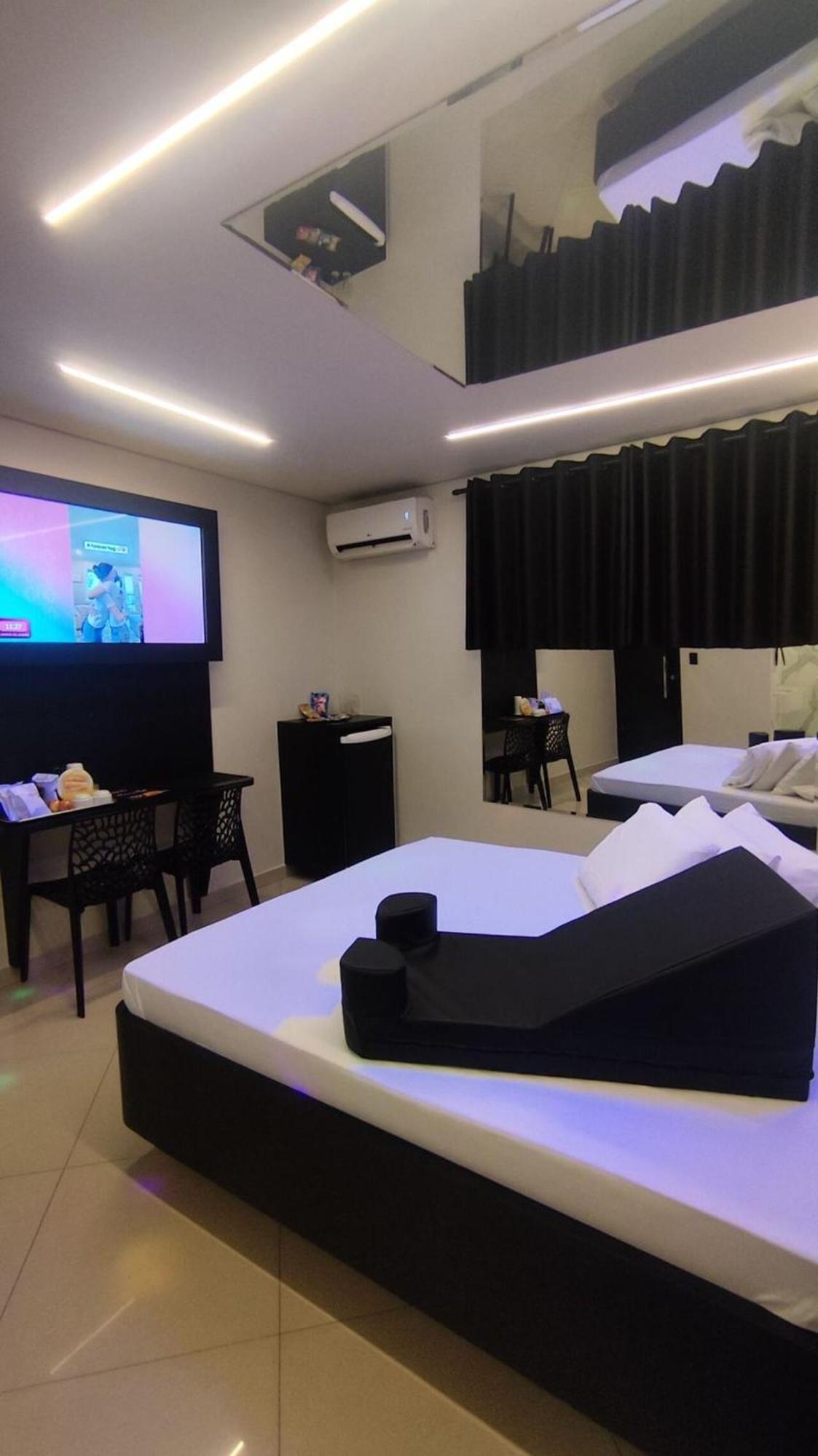 Marselha 2 Hotel do amor