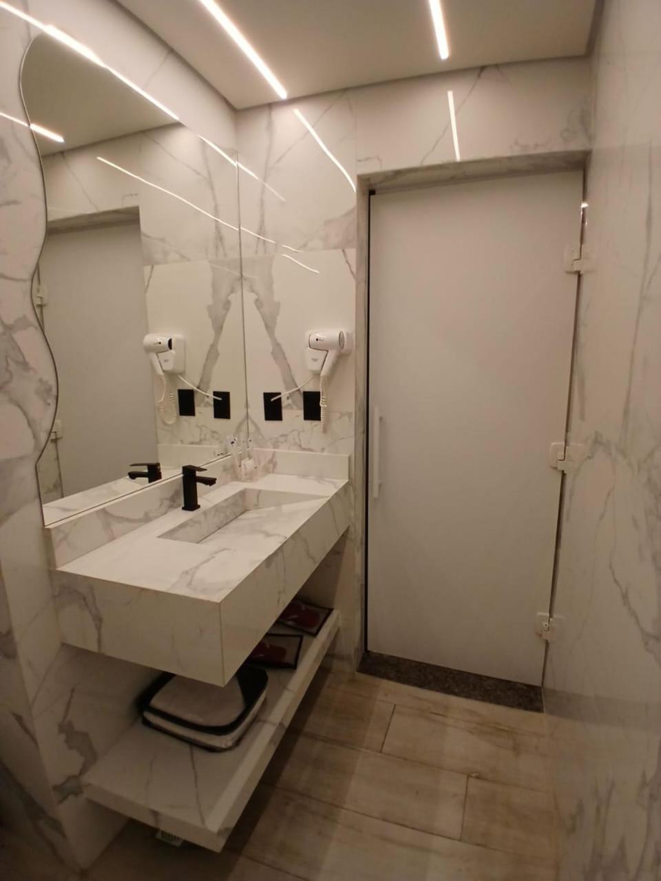 Marselha 2 Hotel do amor *