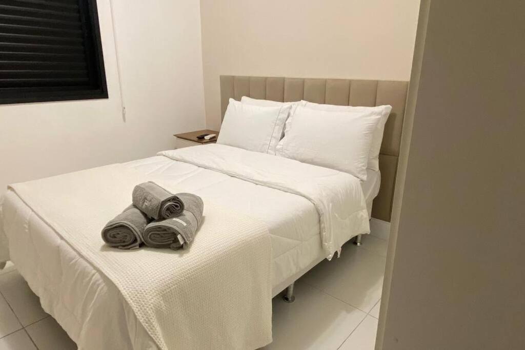 Entire 2 Bedrooms In *