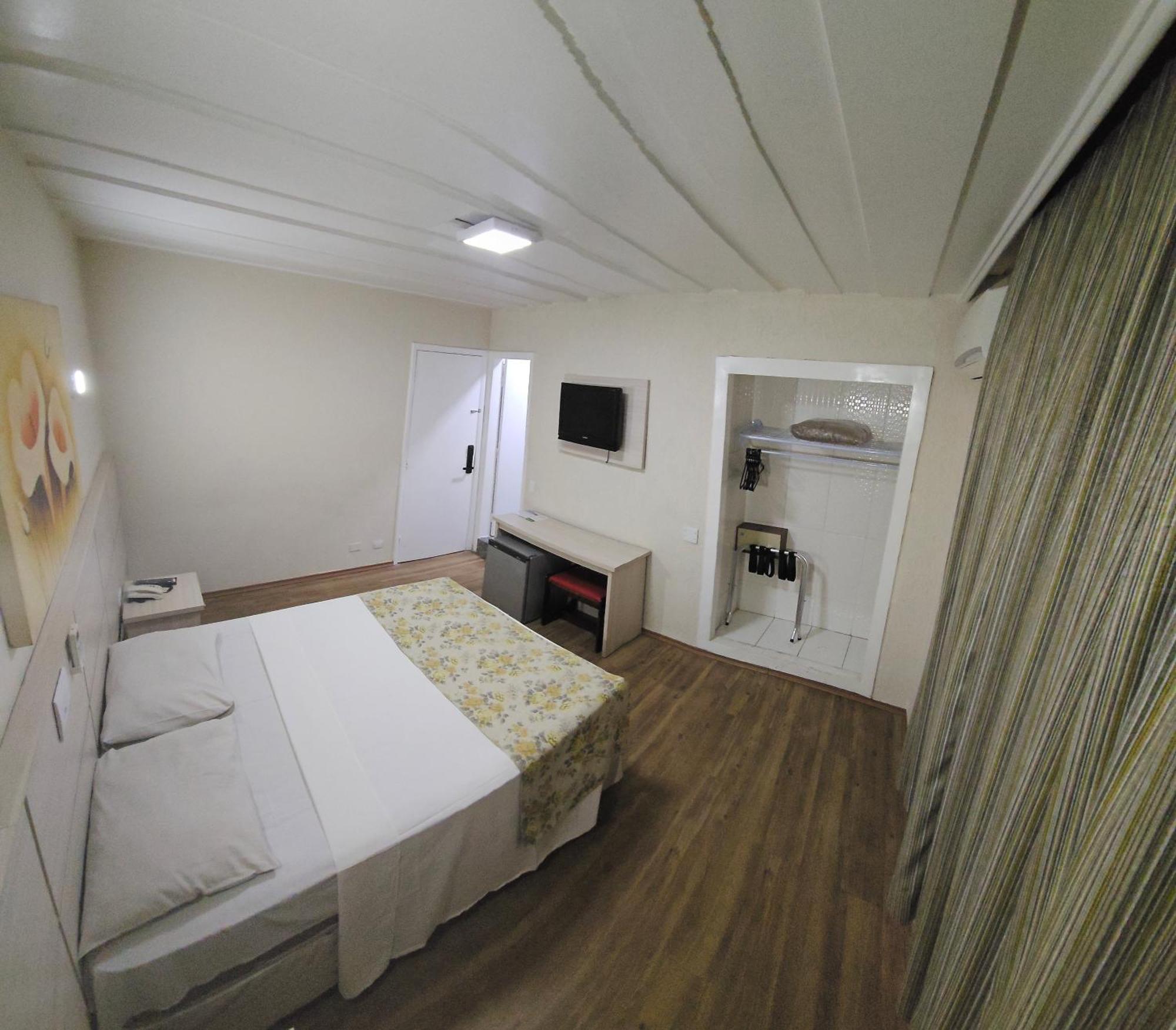 Hotel Euro By Nacional - A 600 Metros Da Rua 25 De Marco 3*