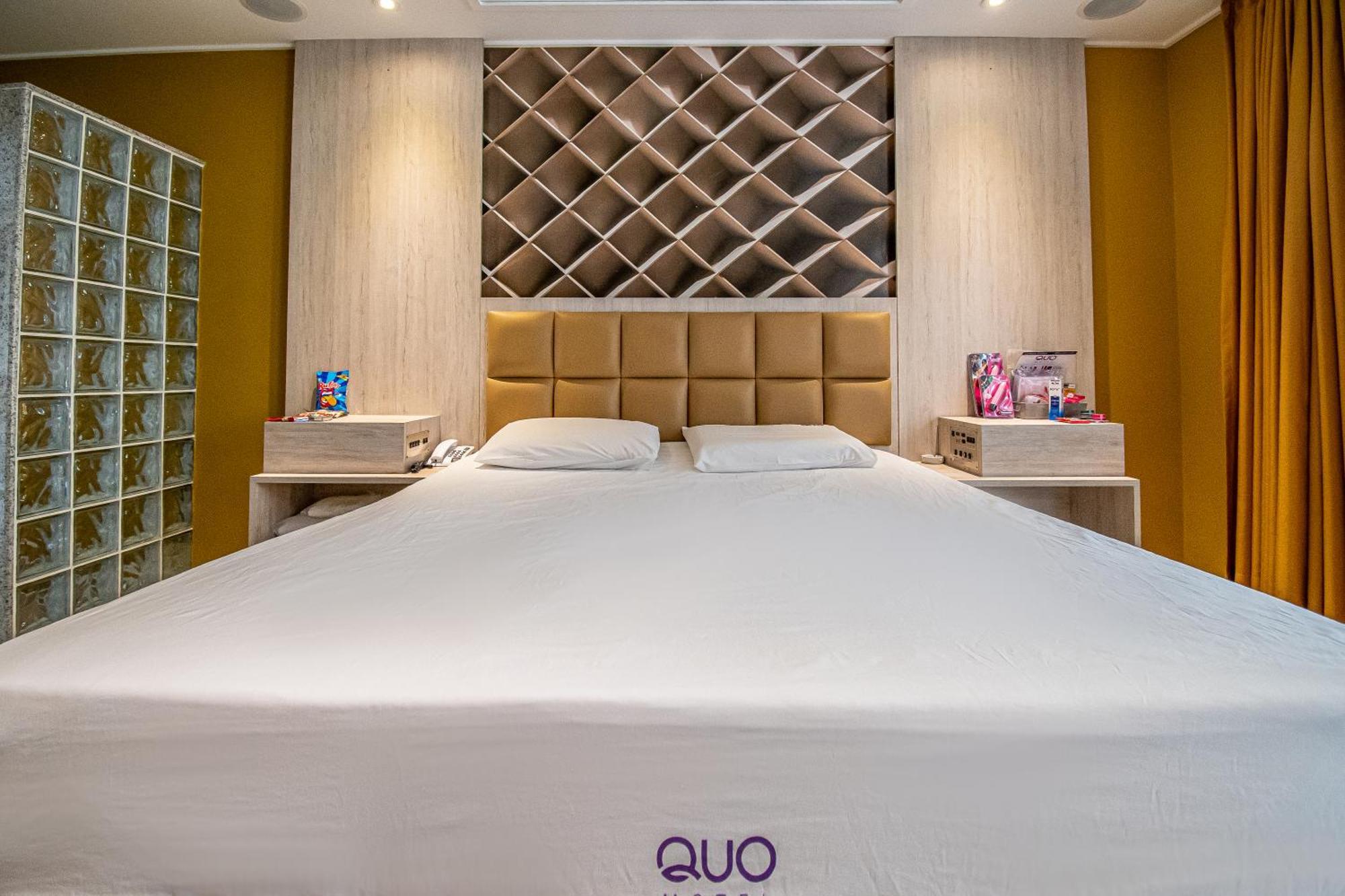 Quo 3*