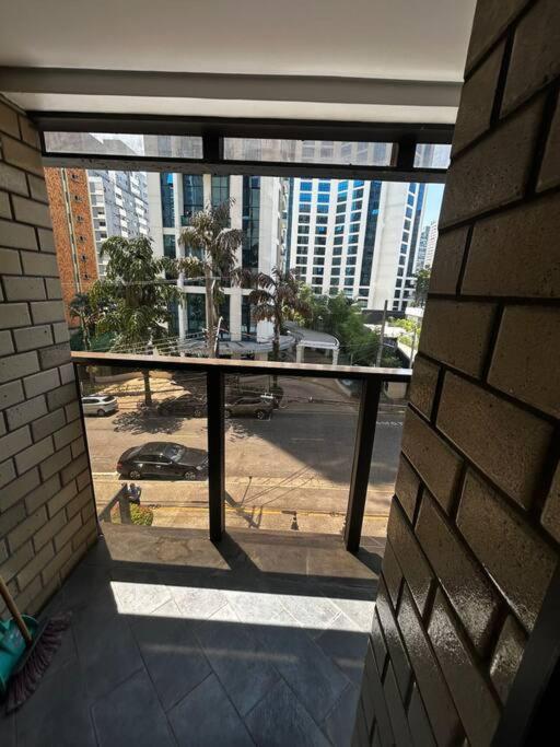 Flat Moema Com Varanda,lazer,servicos E Vaga Apartamento
