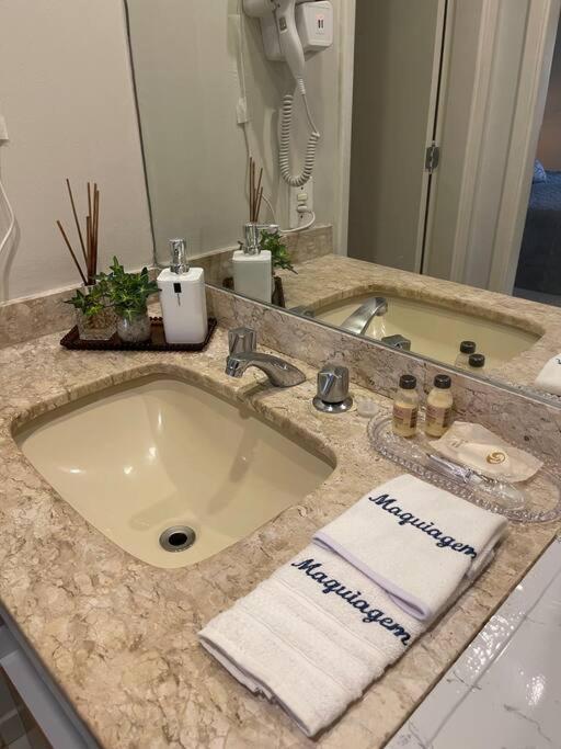 Flat Moema Com Varanda,lazer,servicos E Vaga São Paulo