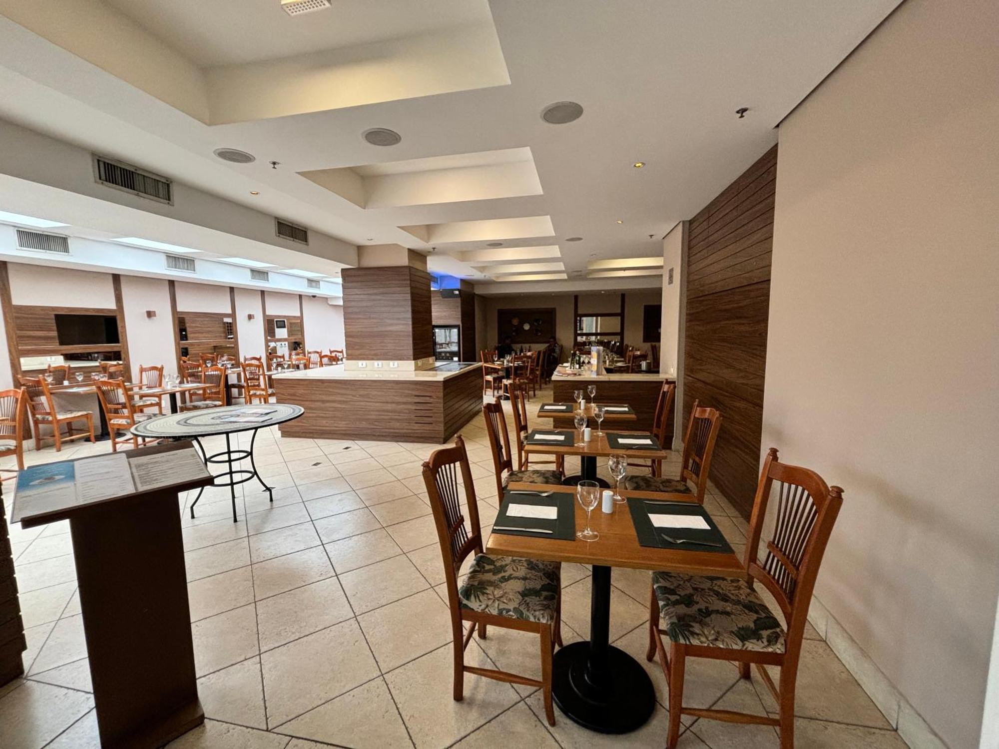 Hotel Flat Estaza Luxo Moema Ibirapuera Com Garagem Piscina 202 4*