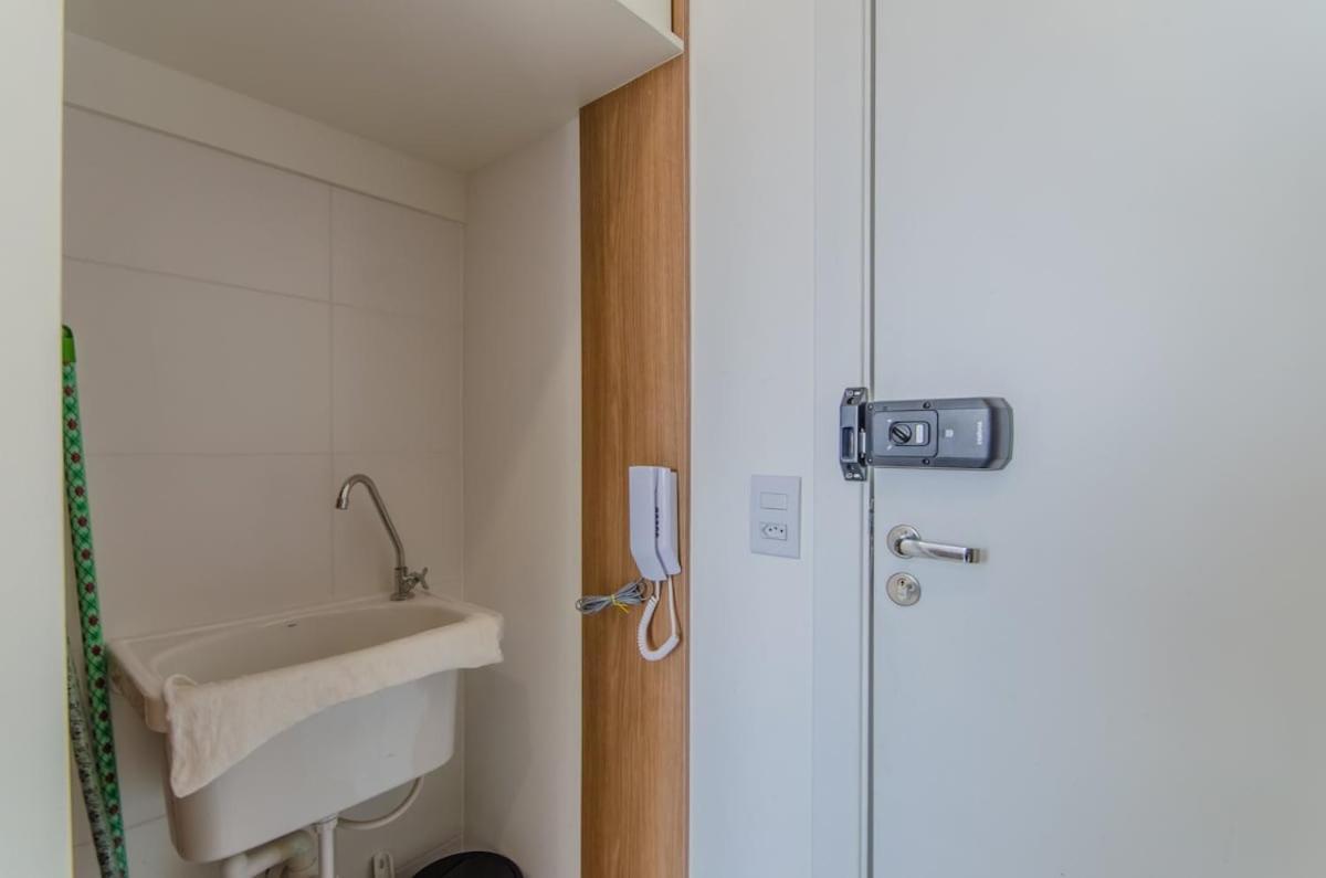 Fl1705 | Ape Na Faria Lima C/ Piscina Academia Metro Apartment