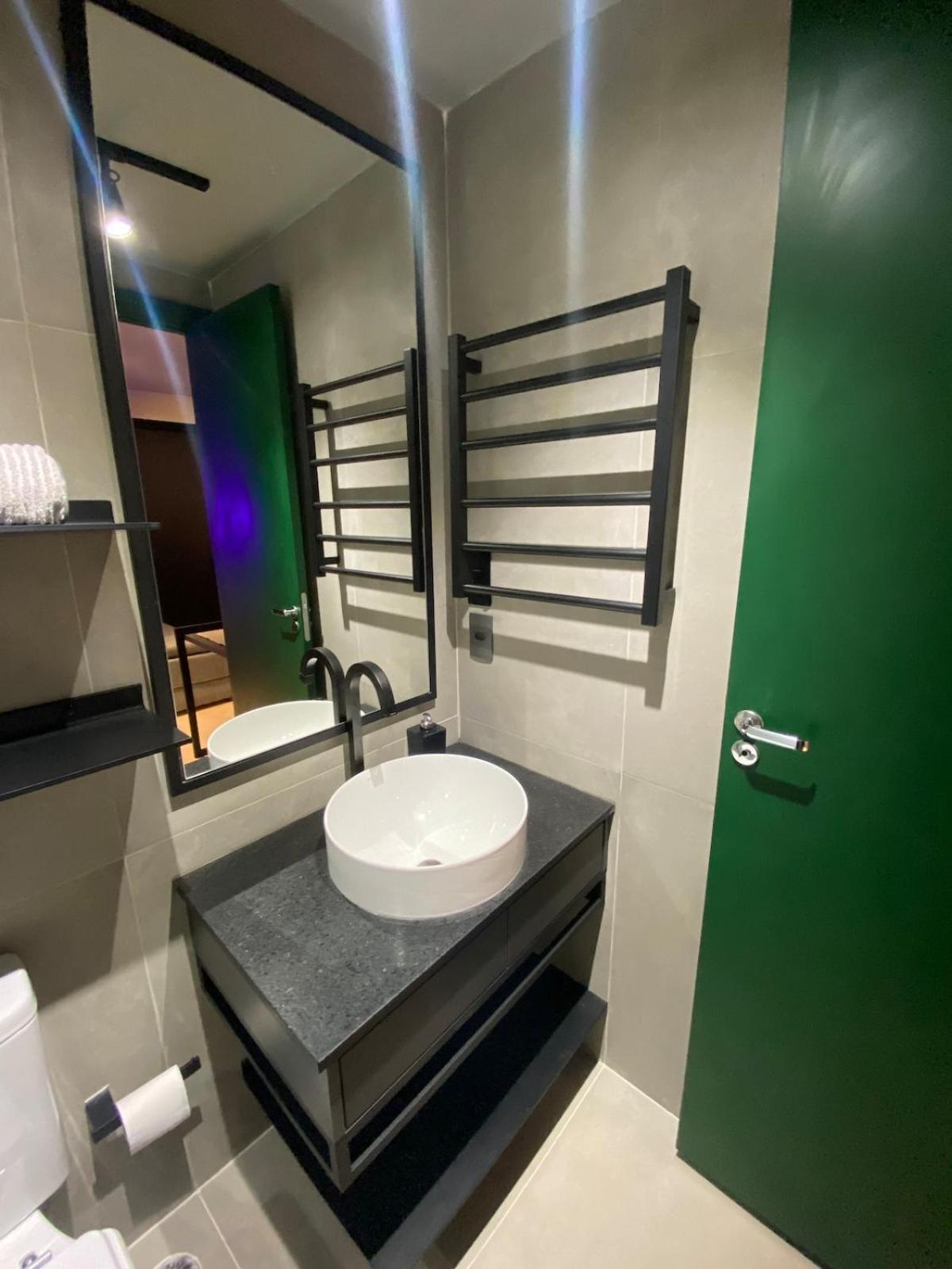 P109 - Luxo Em Pinheiros | Metro | Av. Reboucas Apartamento *