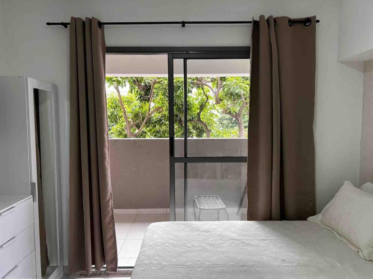 V201 - Lugar Especial: Perto De Tudo! Metro Apartamento *