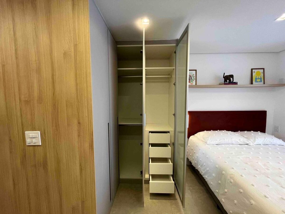 Apartment V1315 - Alto Padrao: Varanda, Ar Split E Metro