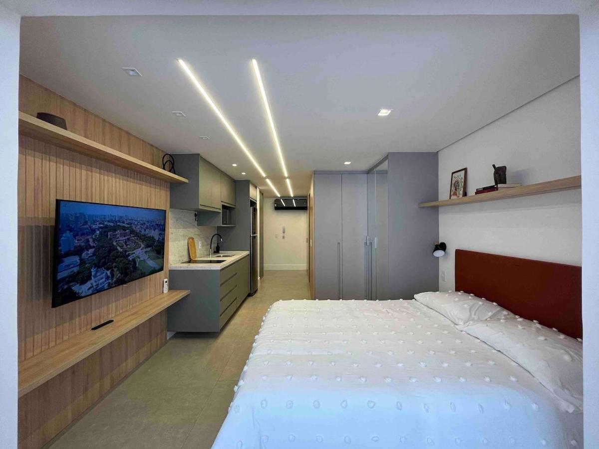 Apartment V1315 - Alto Padrao: Varanda, Ar Split E Metro Sao Paulo