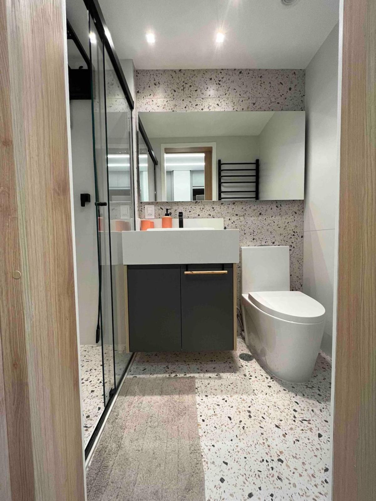 V1315 - Alto Padrao: Varanda, Ar Split E Metro Apartment *