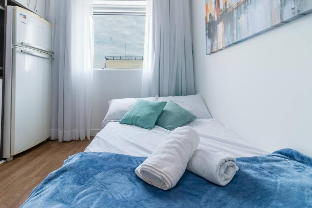 Lindo Flat Em Pinheiros Na Rua Oscar Freire E Proximo Hospital Clinicas Apartamento