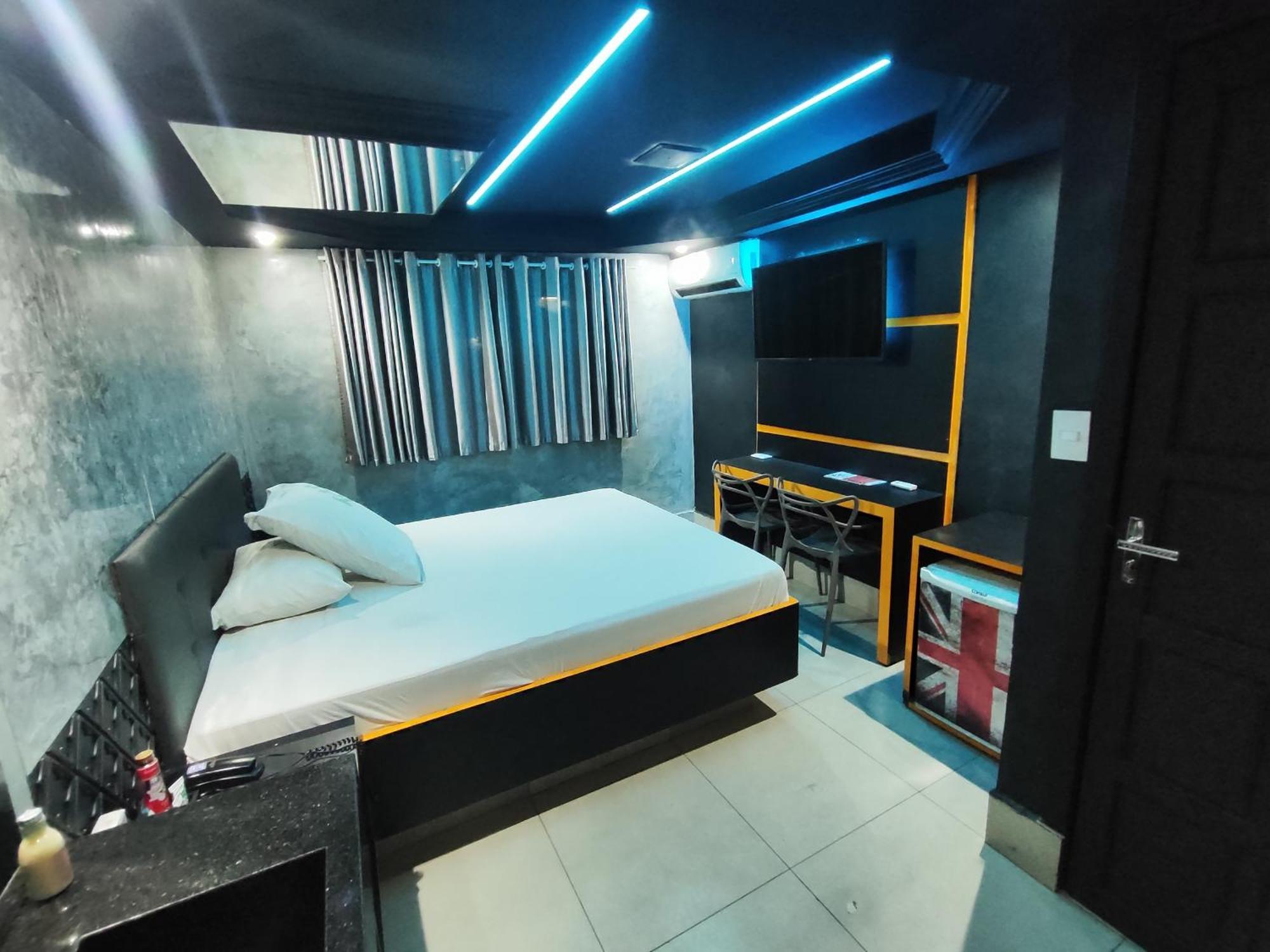 Love hotel Top Motel *