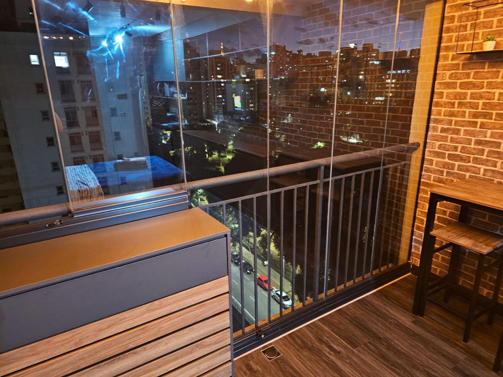 Com Ampla Vista, Pq Augusta, 11 Andar, Metro Apartamento *