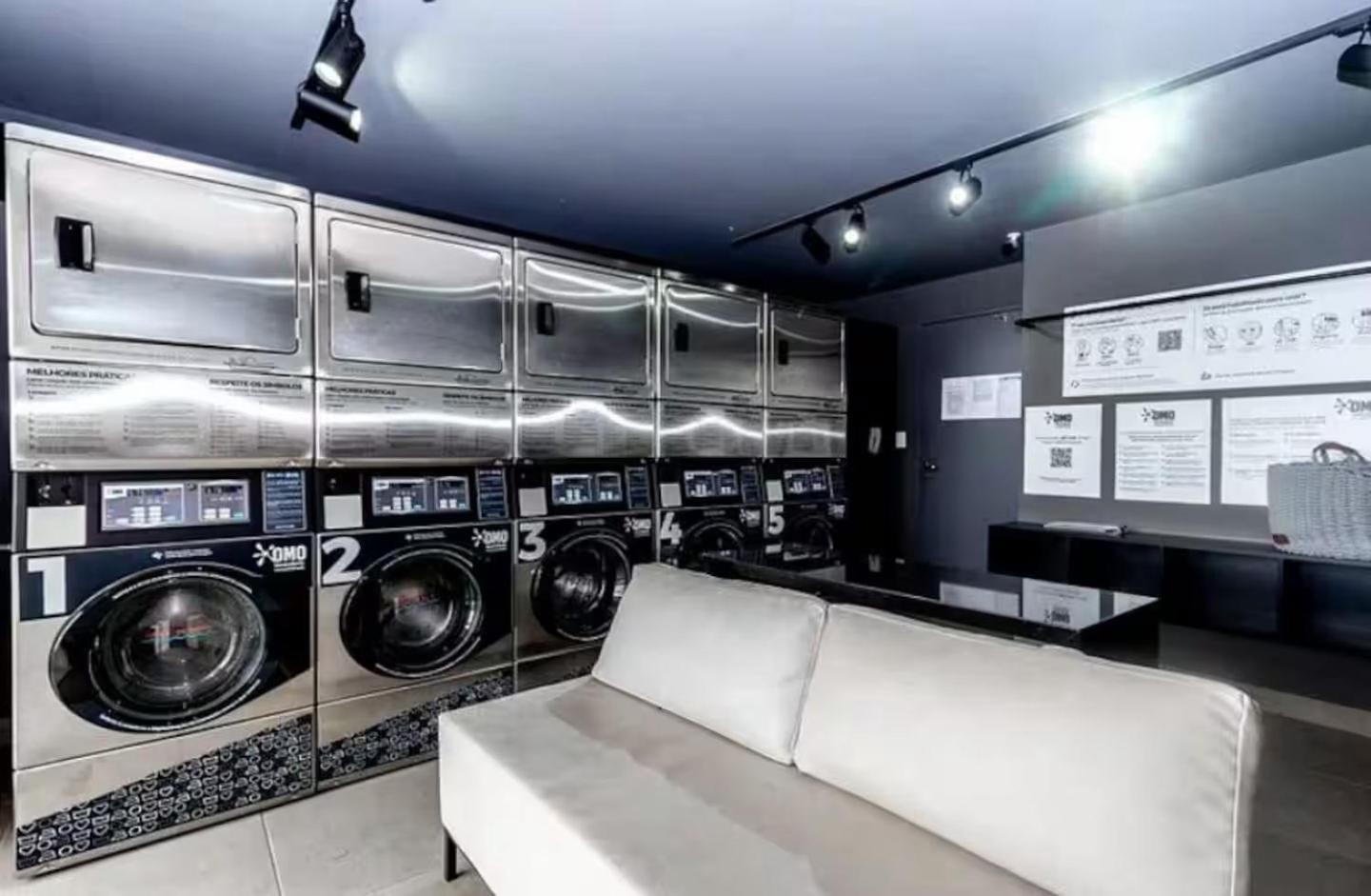 Apartamento Com Ampla Vista, Pq Augusta, 11 Andar, Metro