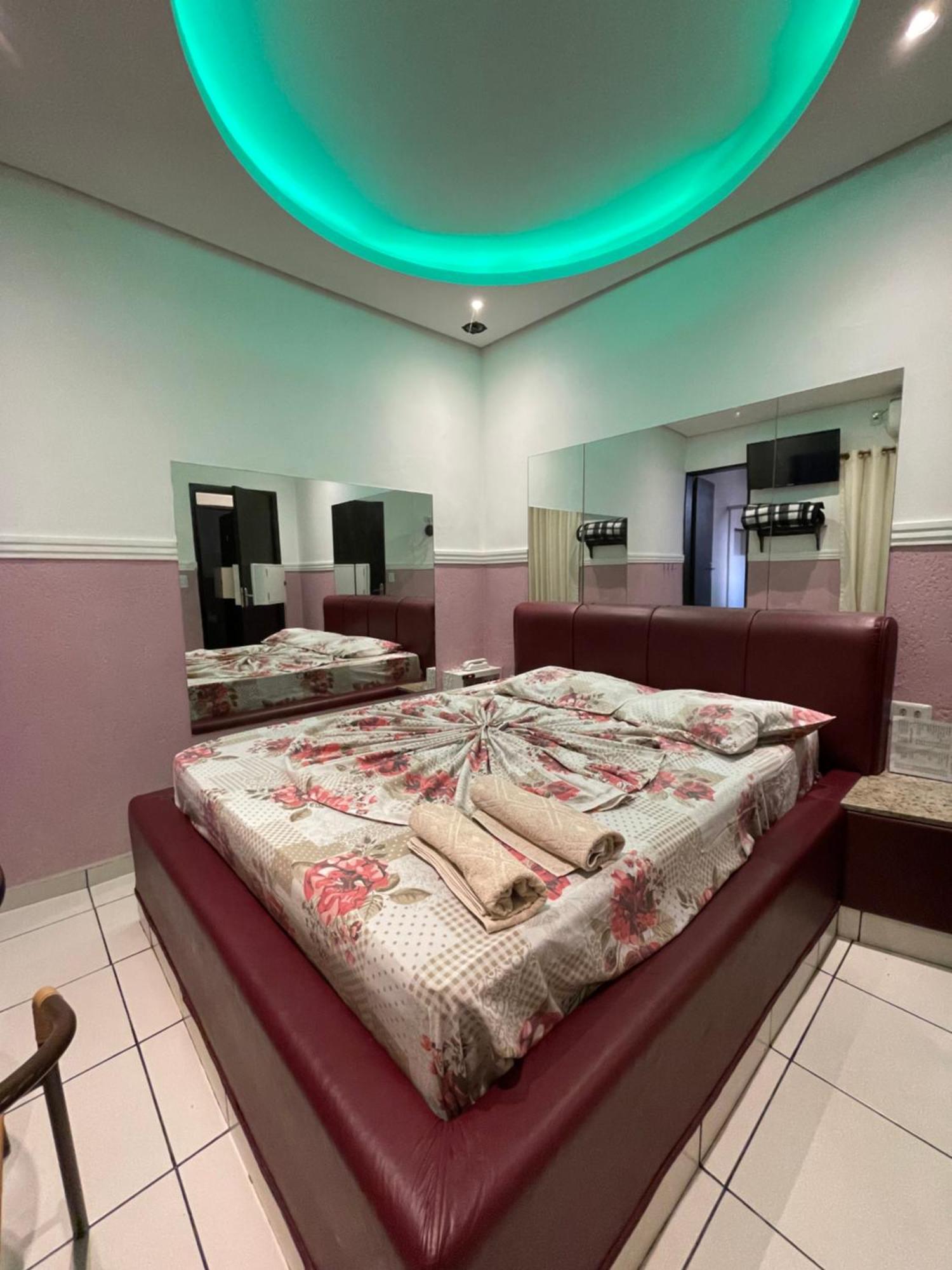 Love hotel Campo Limpo (adults Only)