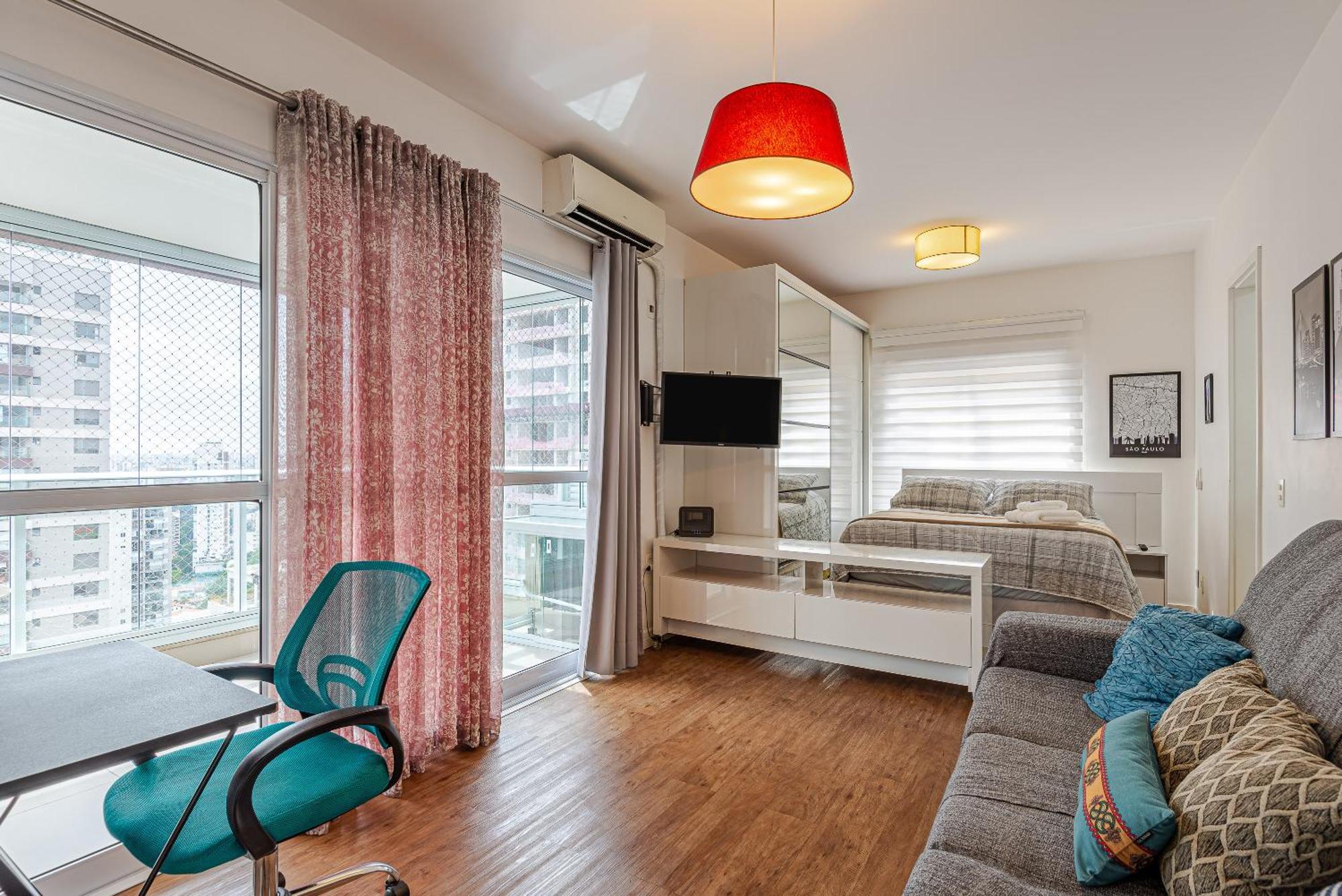 Apartamento A 300m Do Metro, Com Sacada, 15º Andar!