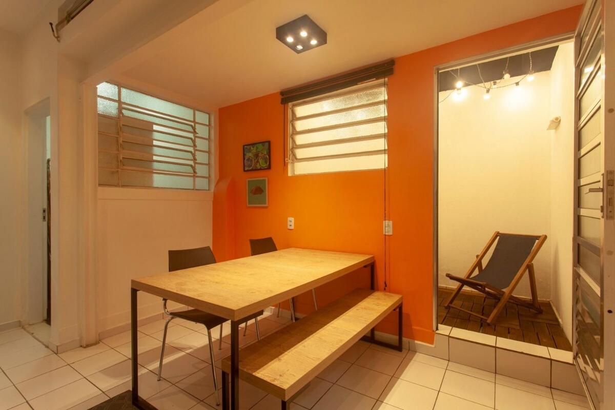 2 Dorm Em Um Predio Charmoso Da Decada De 1950 Apartment