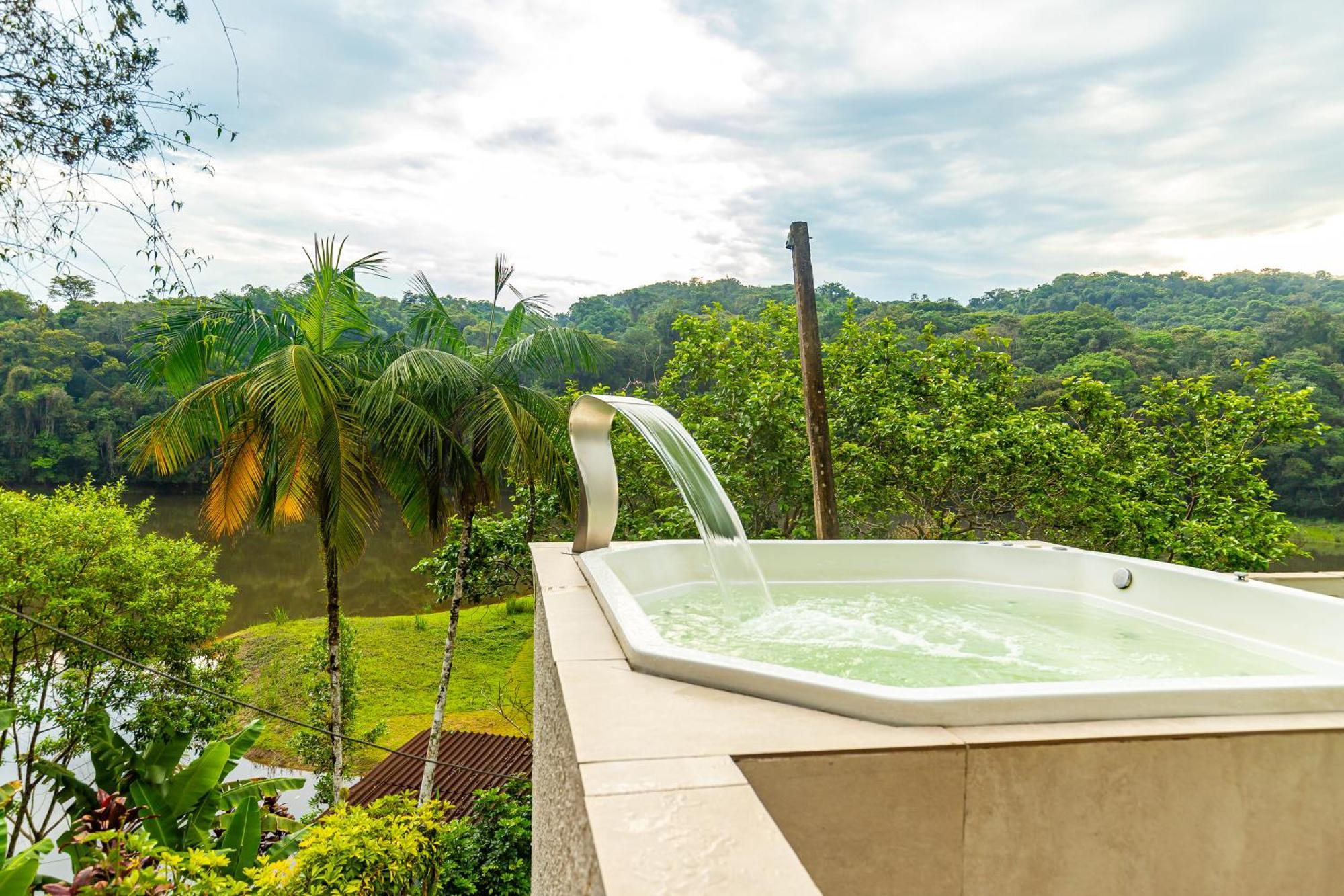 Casa de férias Chacara Pe N'agua, 80 Km De Sp, Piscina E Aquecido *