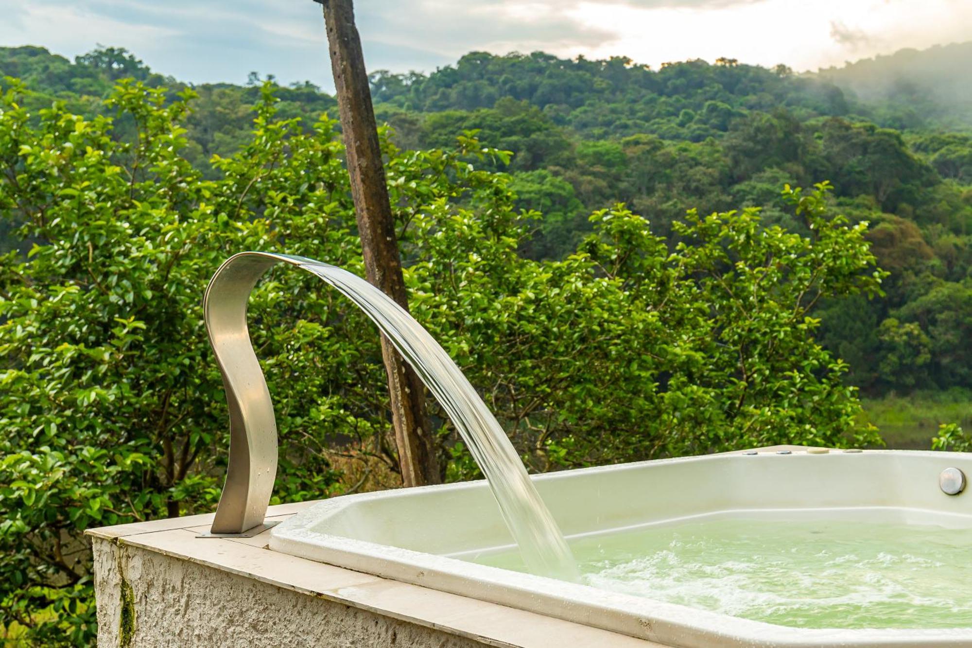 Casa de férias Chacara Pe N'agua, 80 Km De Sp, Piscina E Aquecido