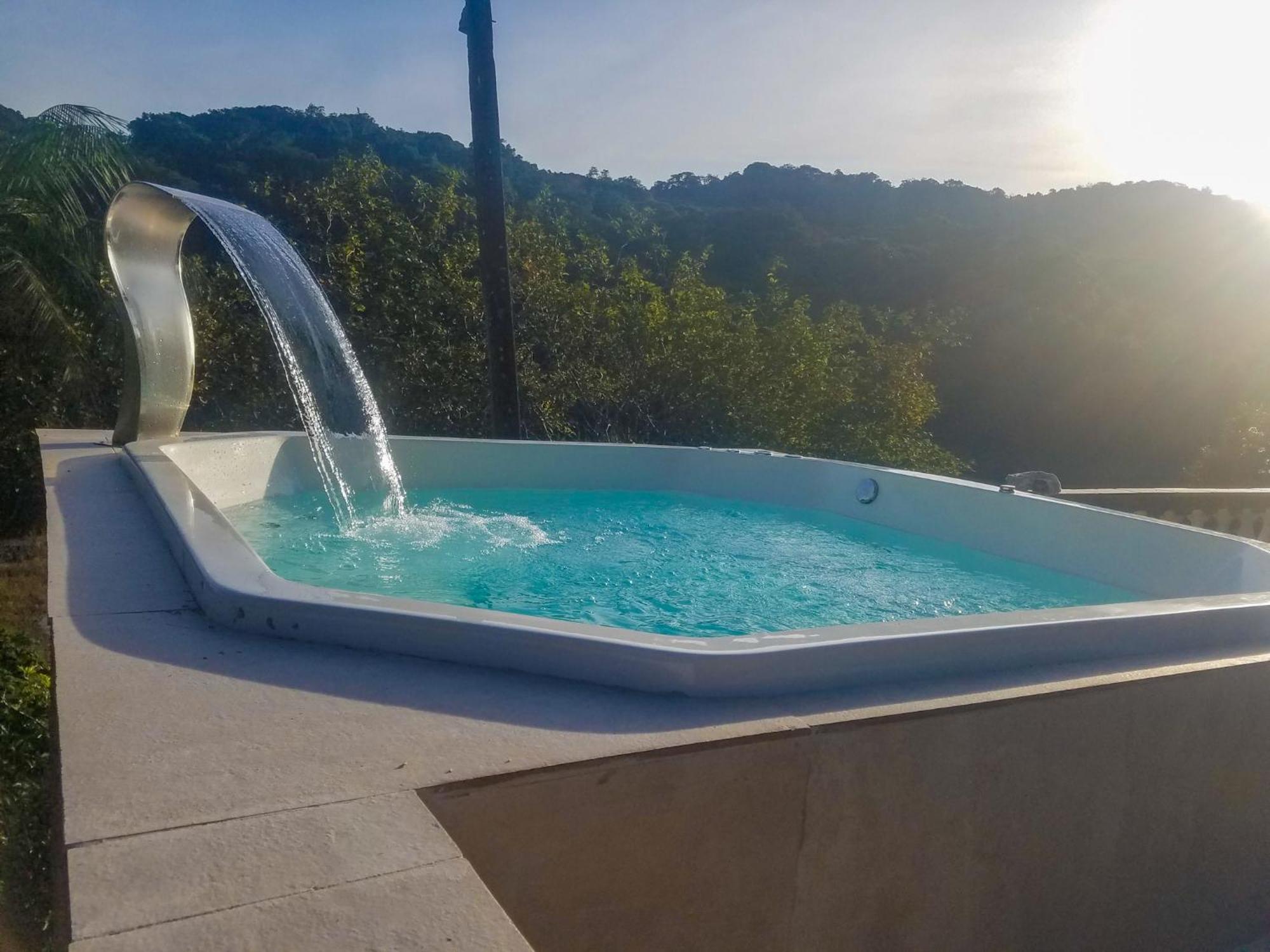 Chacara Pe N'agua, 80 Km De Sp, Piscina E Aquecido Casa de férias *