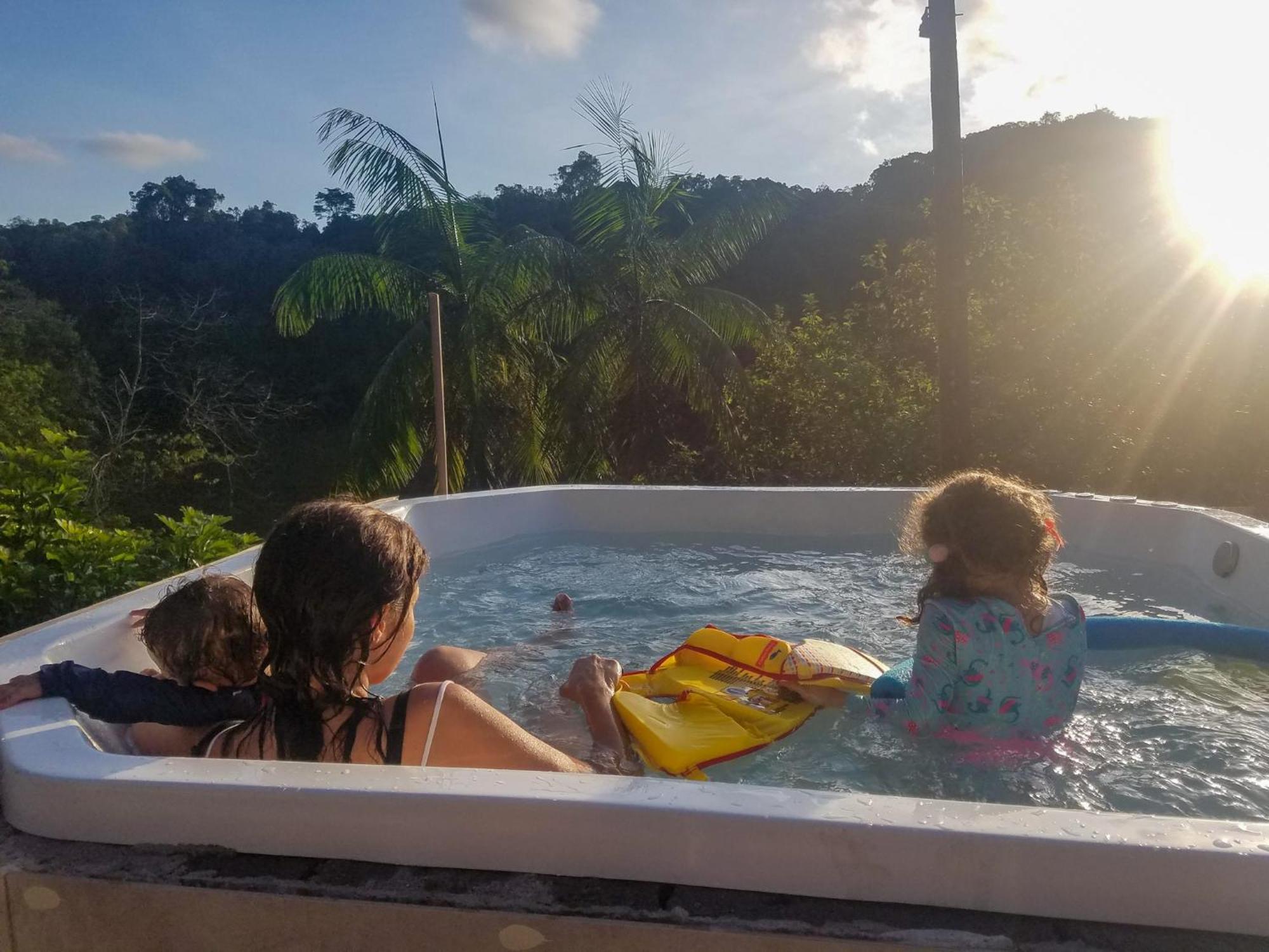 Chacara Pe N'agua, 80 Km De Sp, Piscina E Aquecido Casa de férias