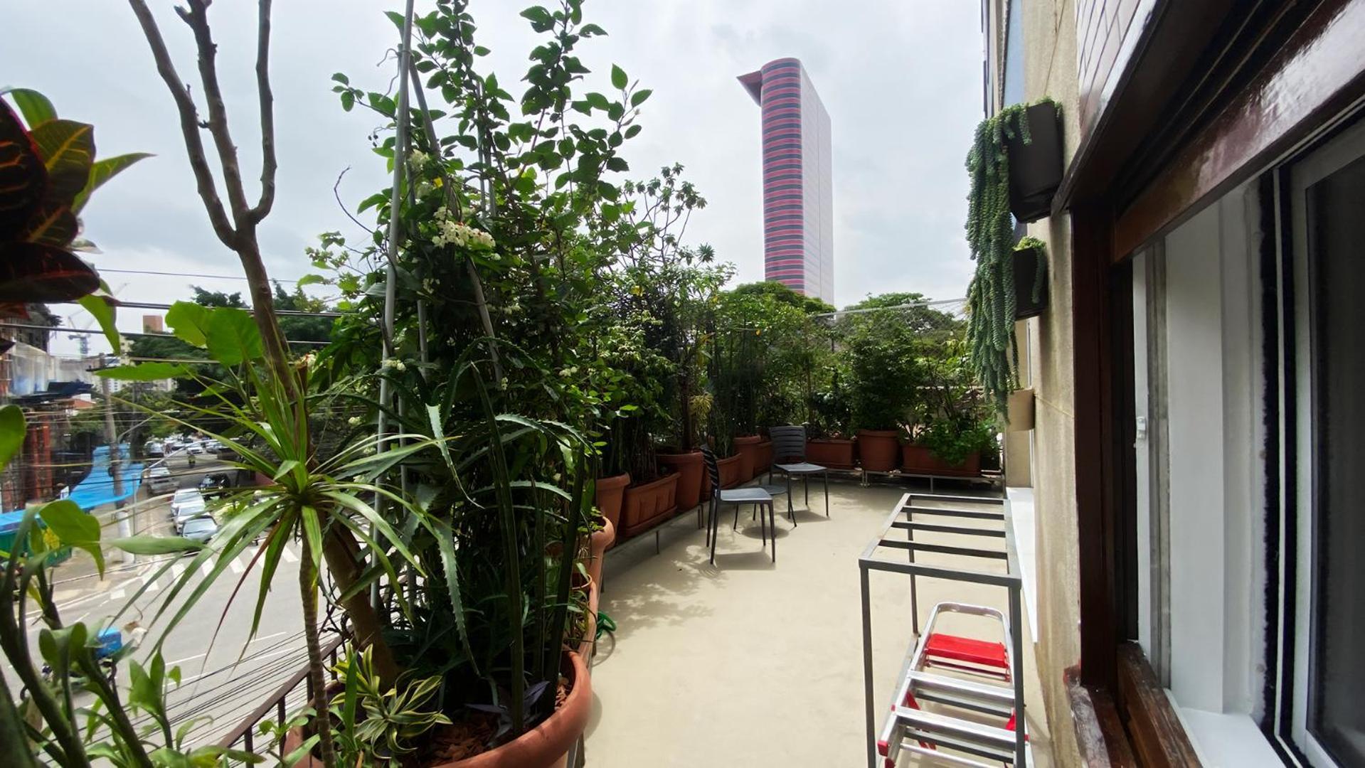 Apartamento Com Quintal E Escritorio Na Madalena