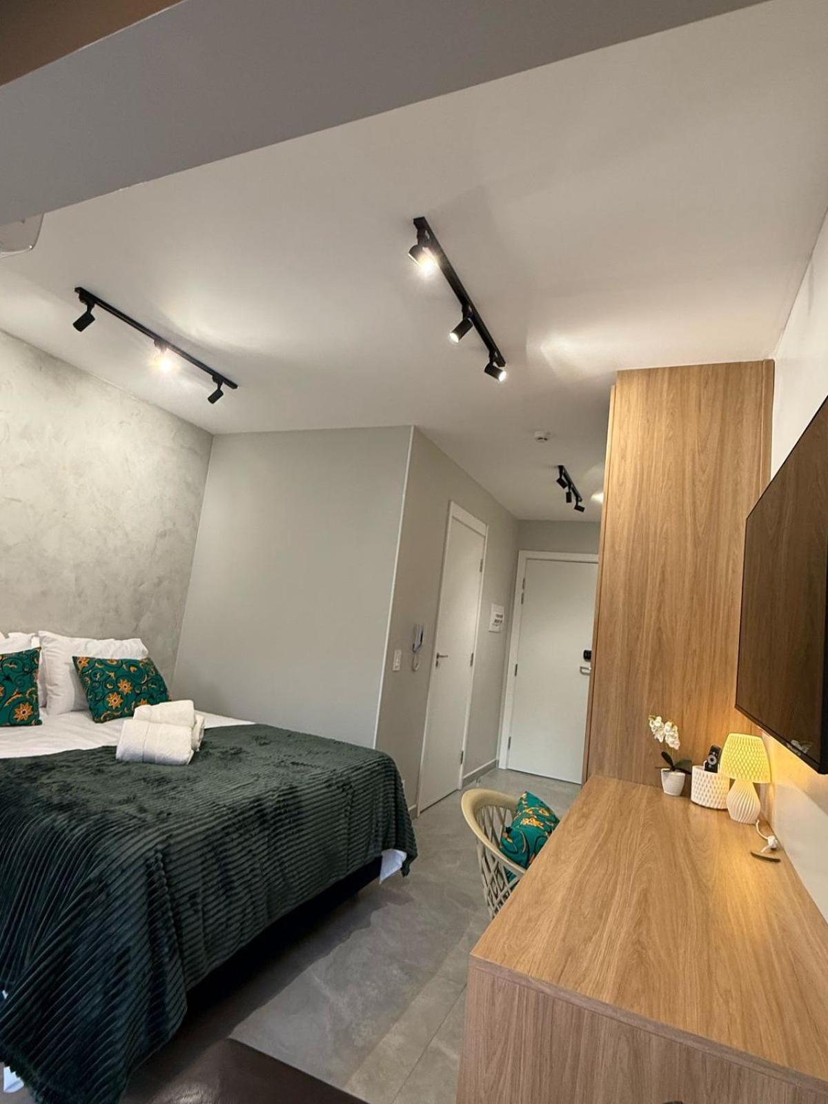 Pinheiros Inteiro, Madalena & Jardins 205