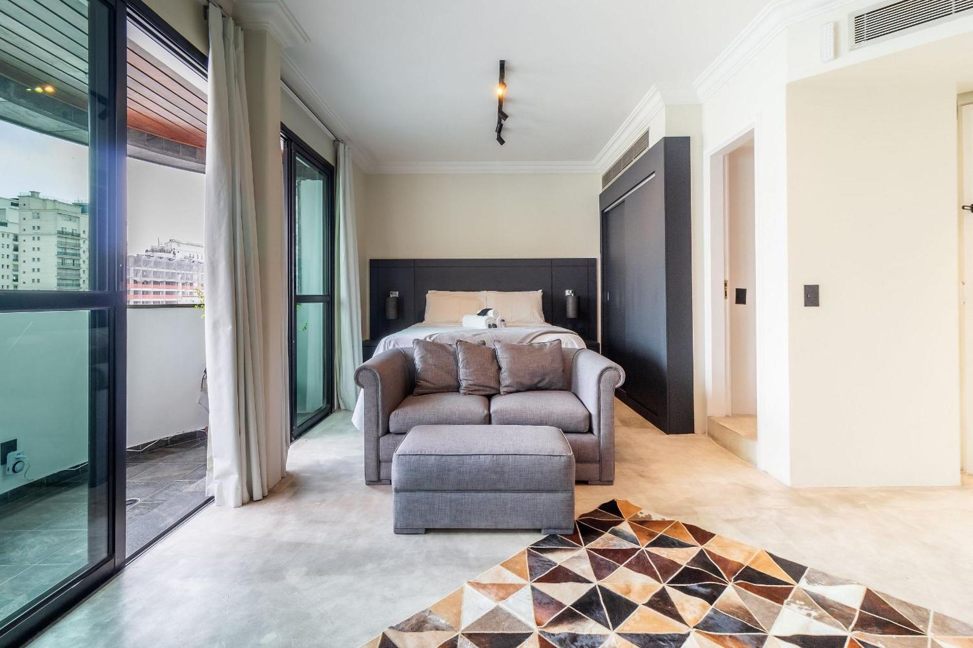 Apartamento Localizado Dentro De Um Renomado *