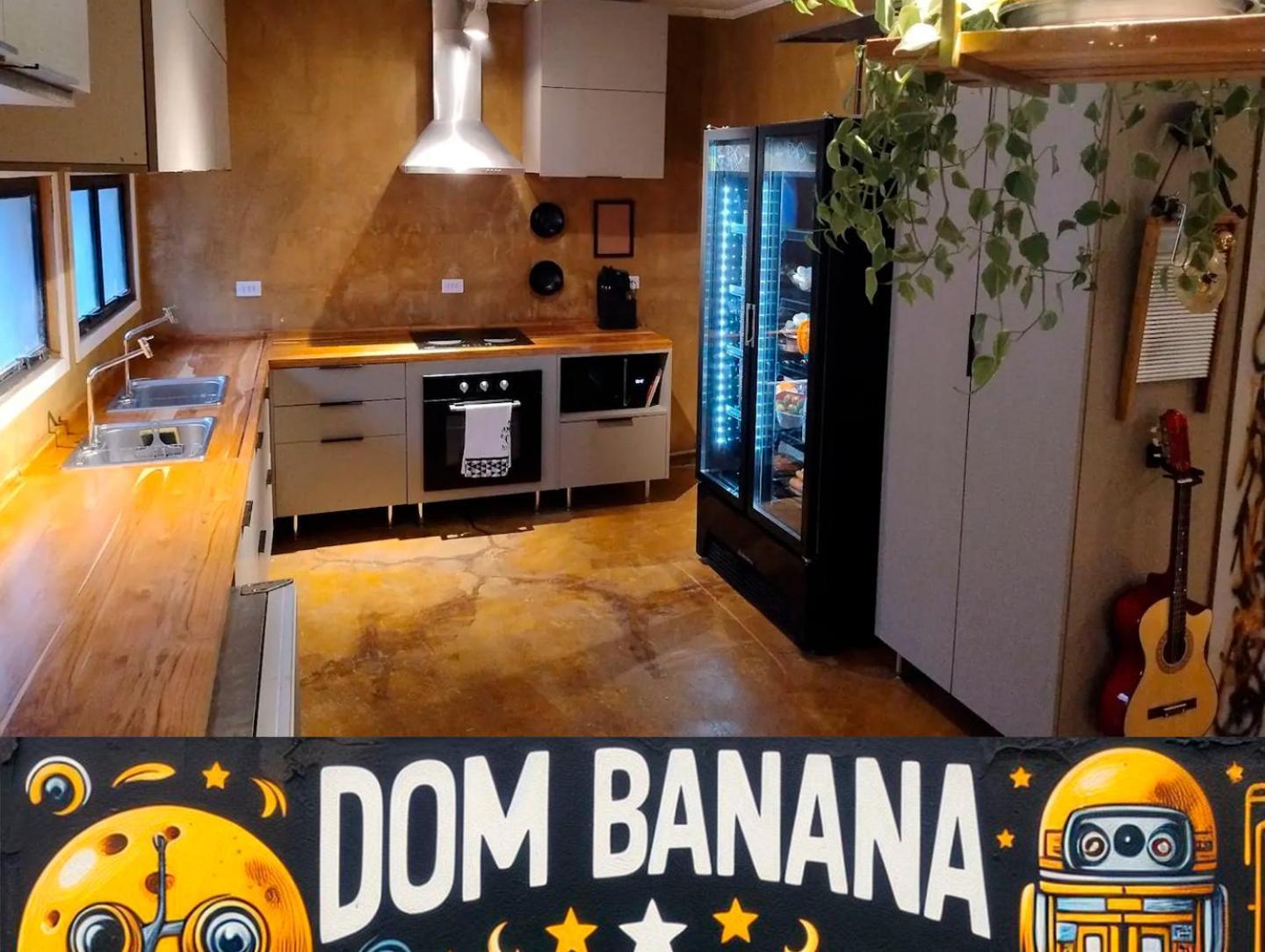 Dom Banana Albergue *