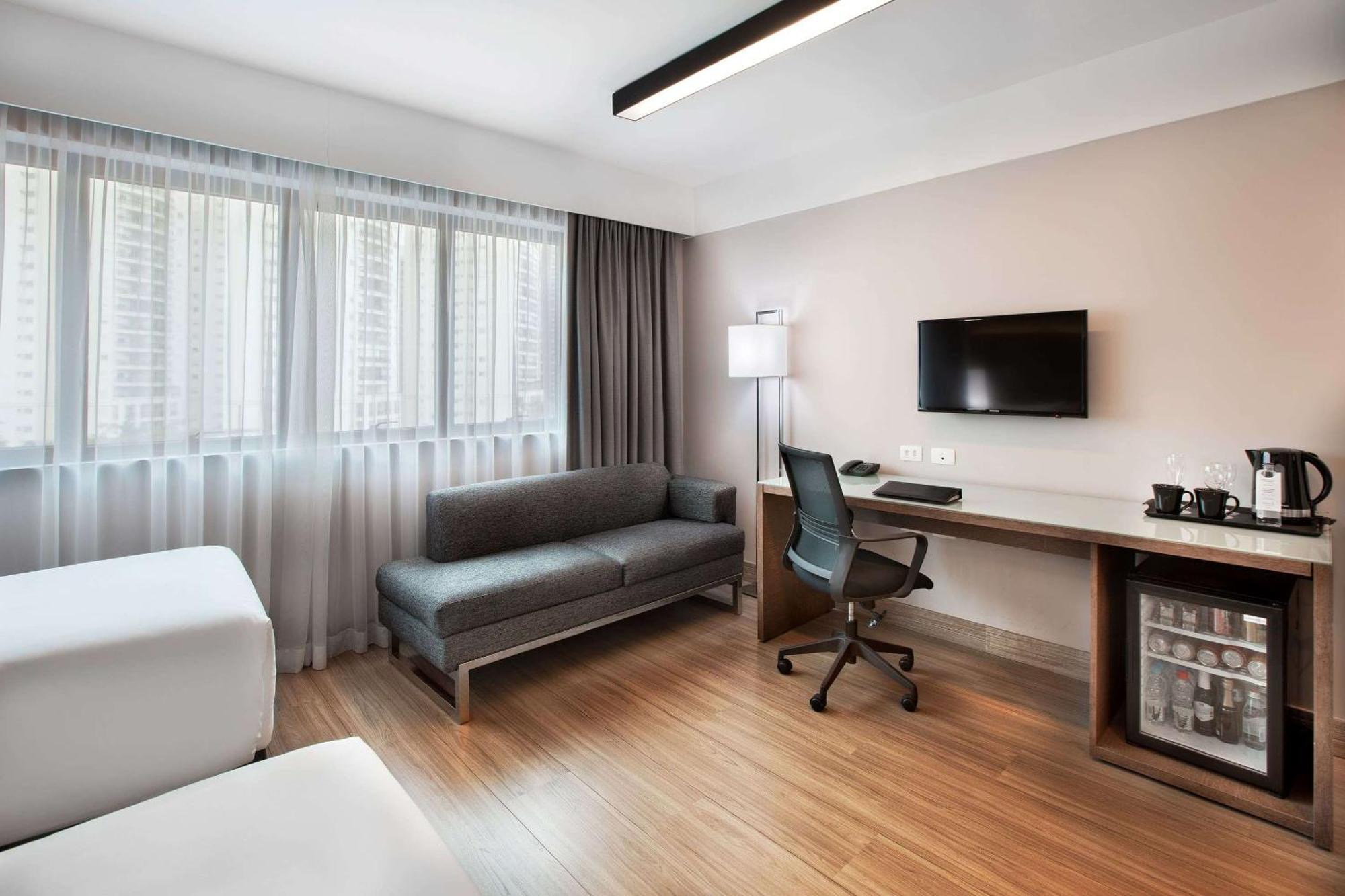Melia Ibirapuera 4*