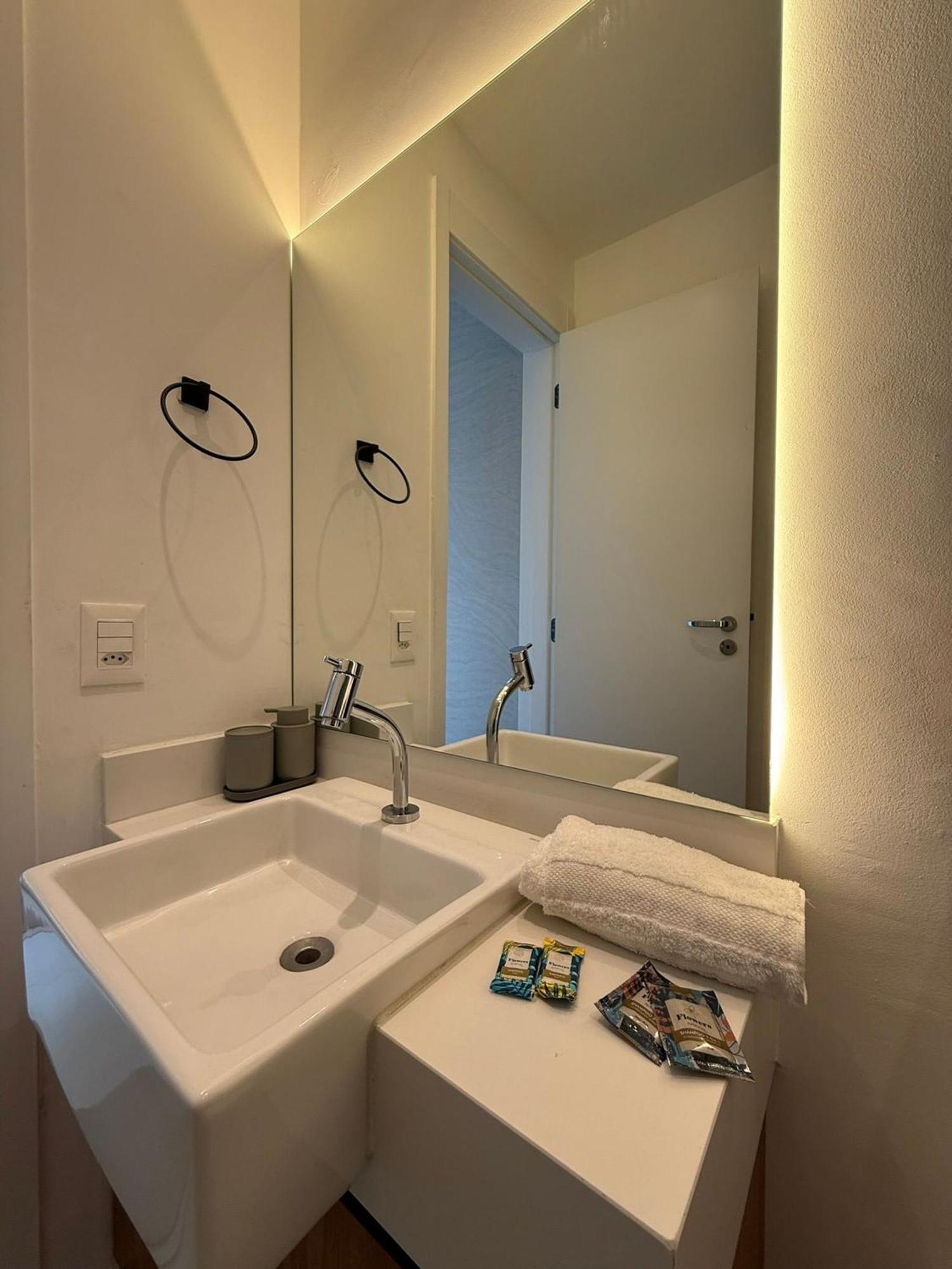 Madalena Com Ar Condicionado | Delfhy Apartamento *