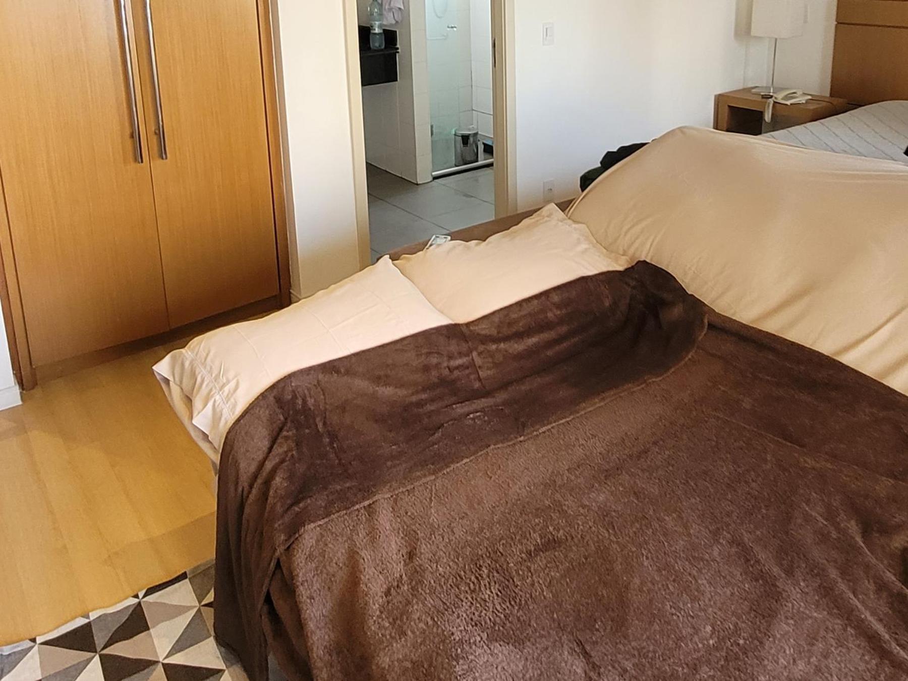 Flat Familia Bela Vista Jardins Area Nobre Rede Saint Charbel Tv 65 E Xbox * São Paulo