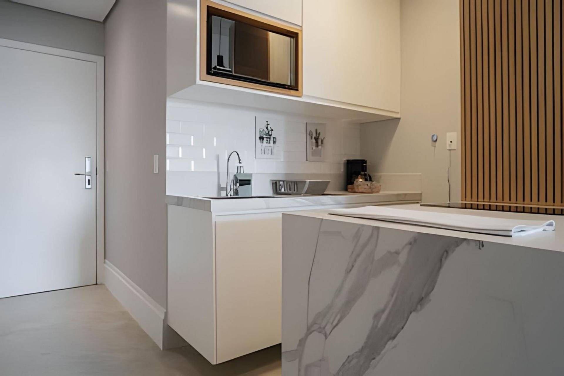 Com Vaga De Garagem E Supermercado Apartment