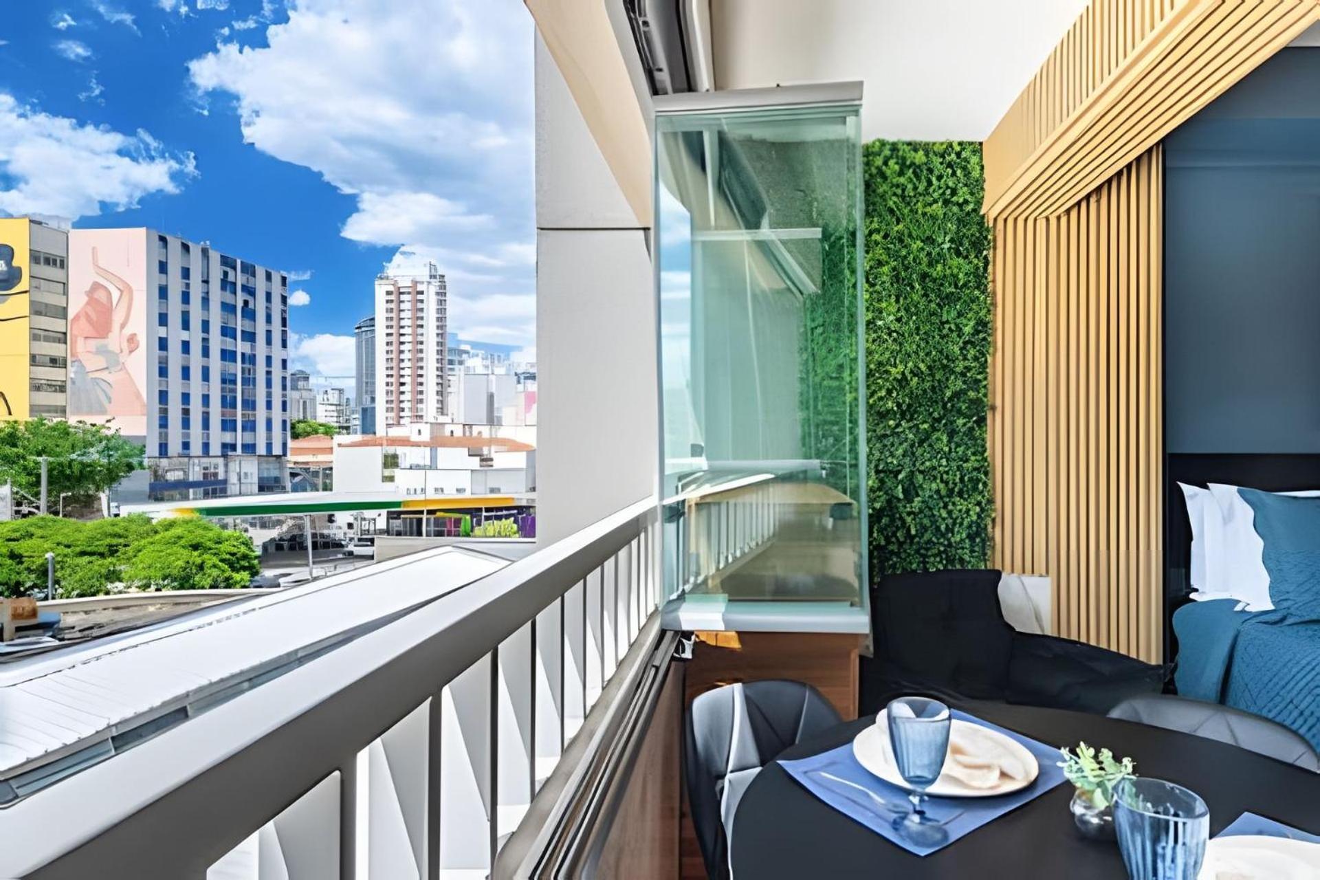 Pinheiros I Faria Lima, Apto Studio, 50m Metro, Piscina, Wi-fi Apartment *