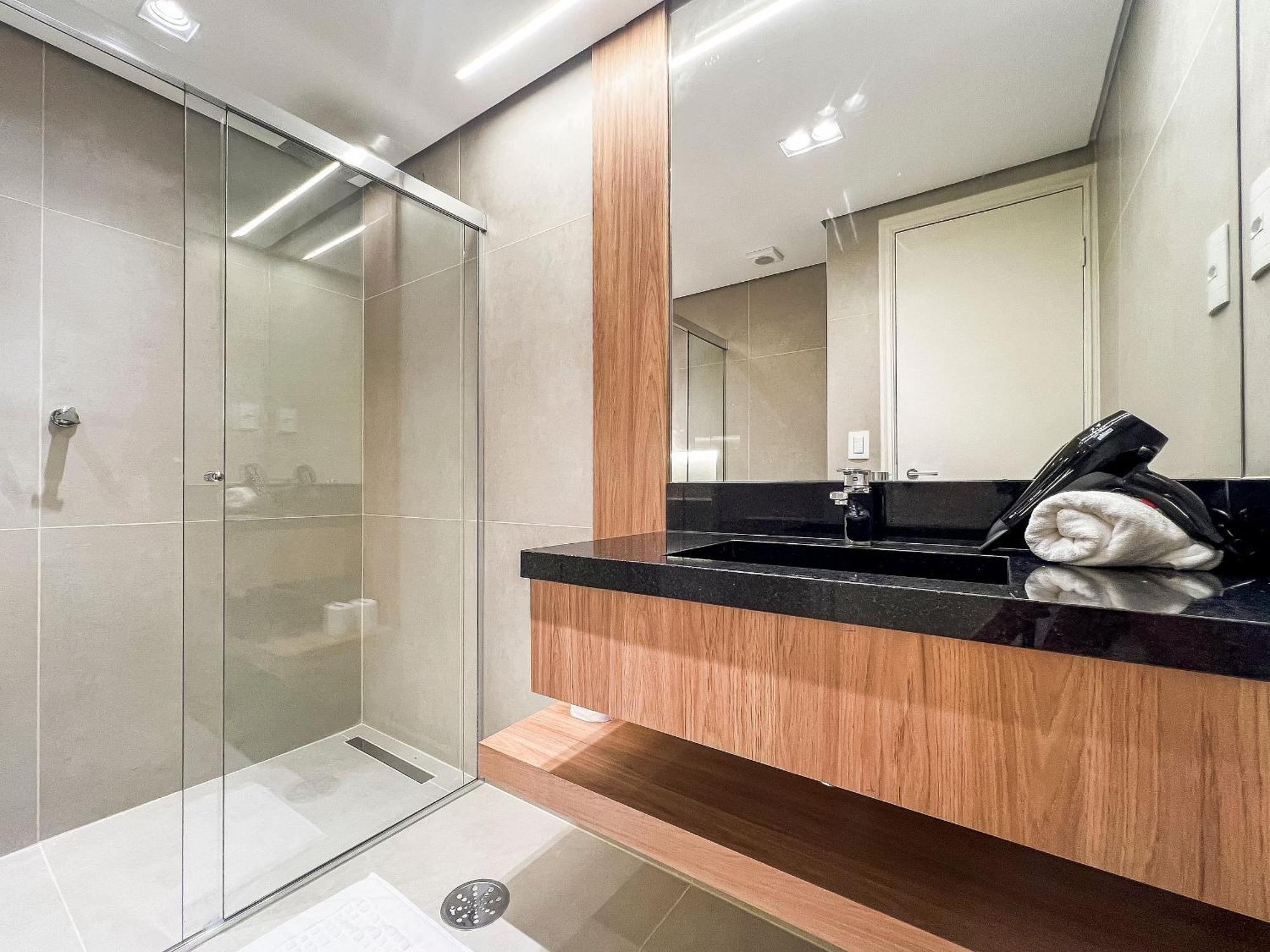 Le Premier Apartment *
