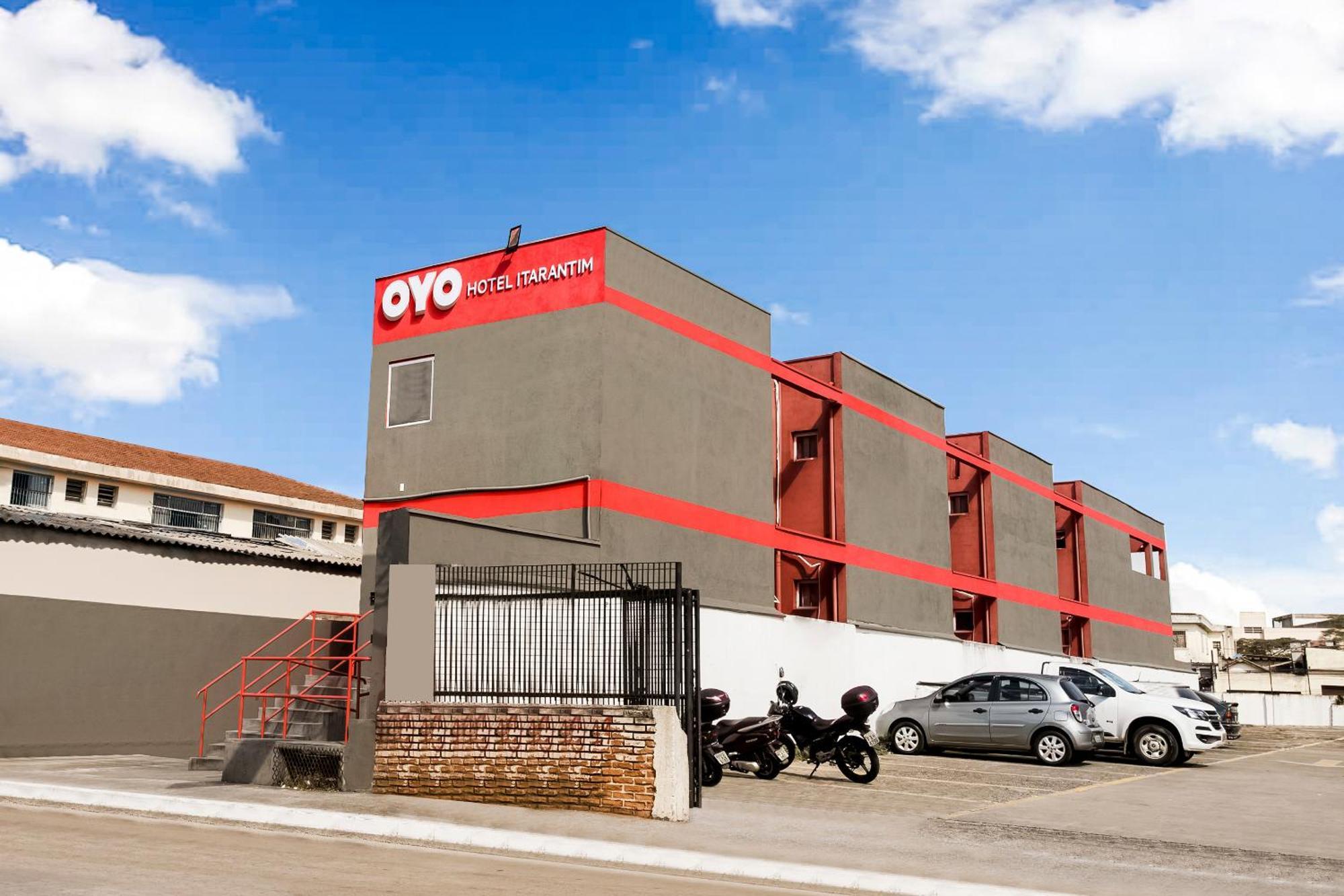Oyo Itarantim, Hotel Sao Paulo