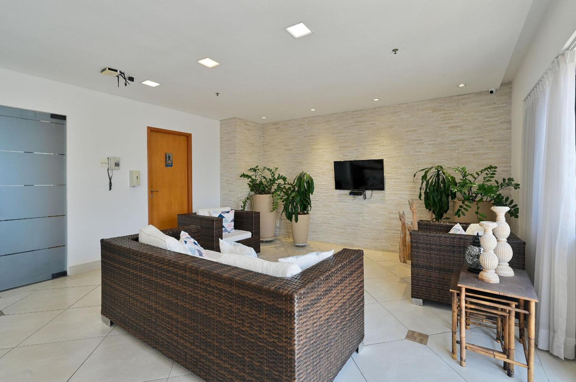 Flat Com Duas Em Nos Jardins! *