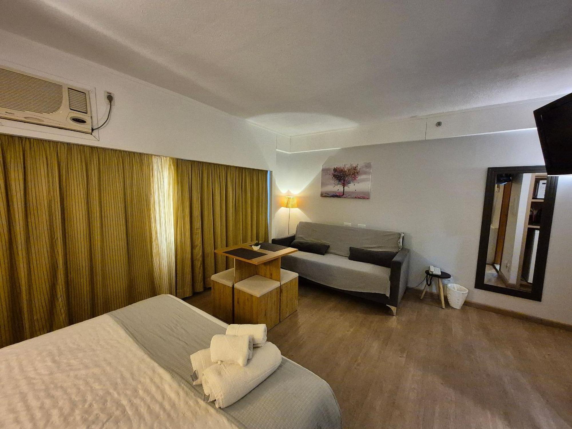 Uh1002 Flat Live Mariana/ibirapuera