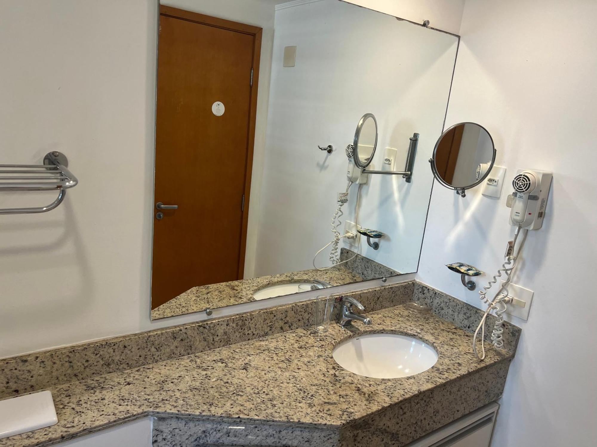 Hotel Live Logde V Mariana Pq Ibirapuera Uh-904 3*