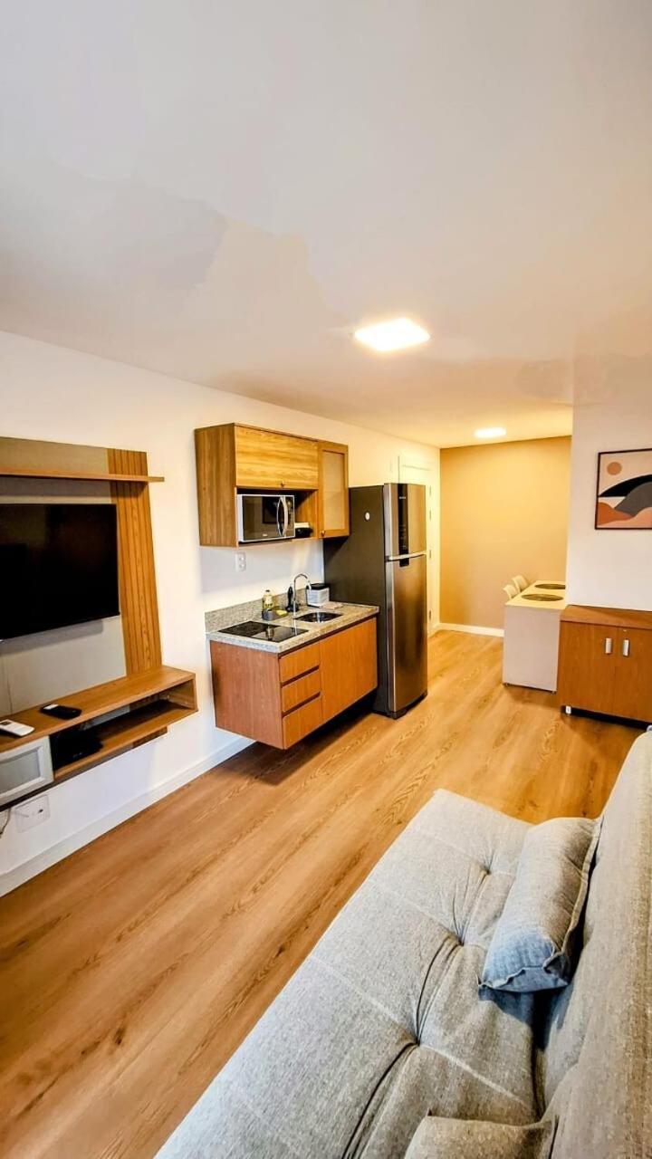 M N Flats - Nex One *