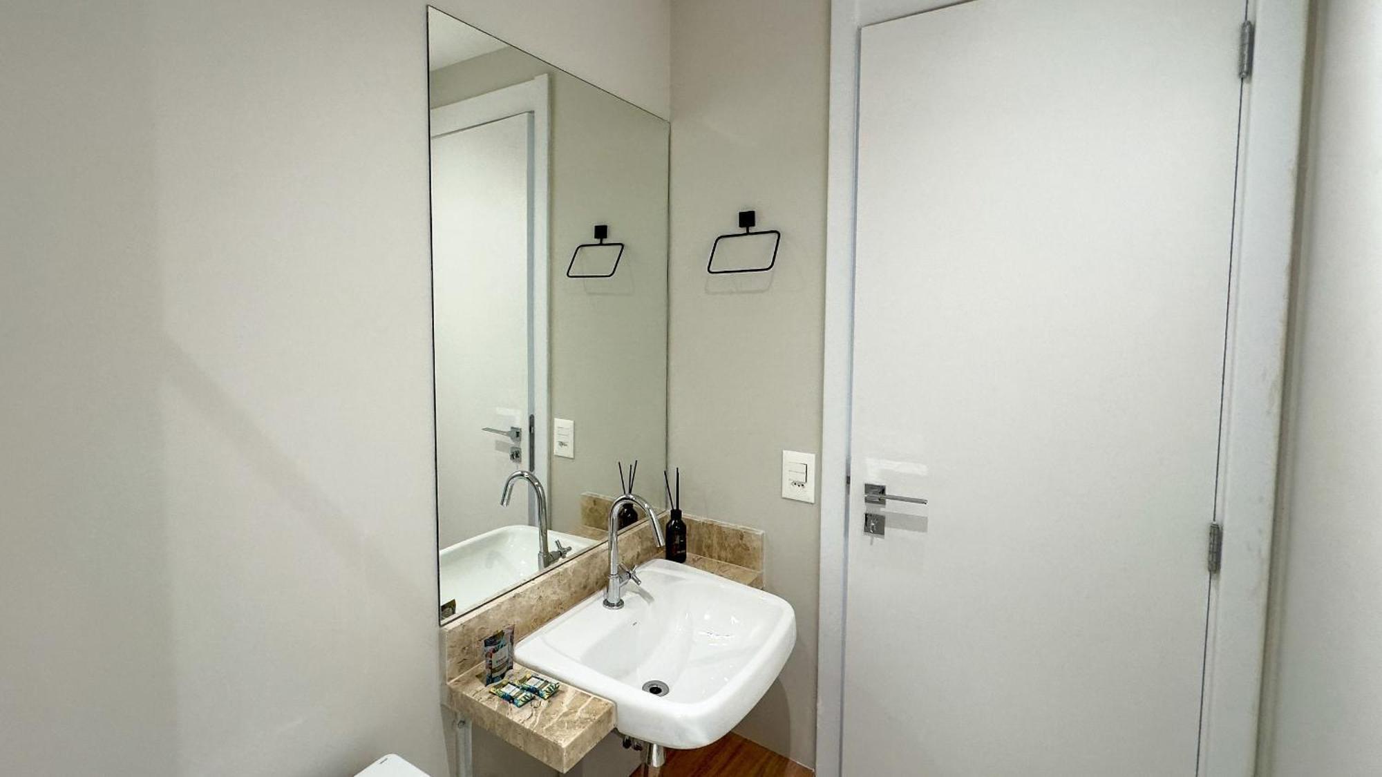 Lindo Proximo Metro E Shopping Ibirapuera Apartamento *
