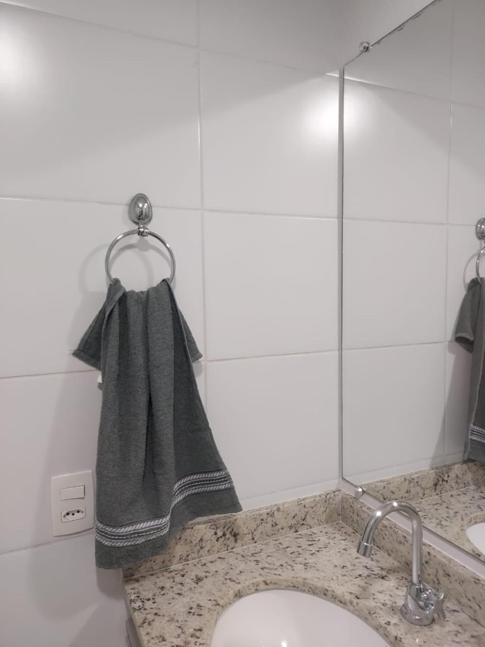 Apto 2dormitorios Empresa Familia Centrobras * São Paulo