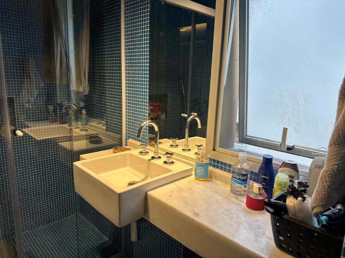 With 01 Bedroom And Air Conditioning! Apartment *